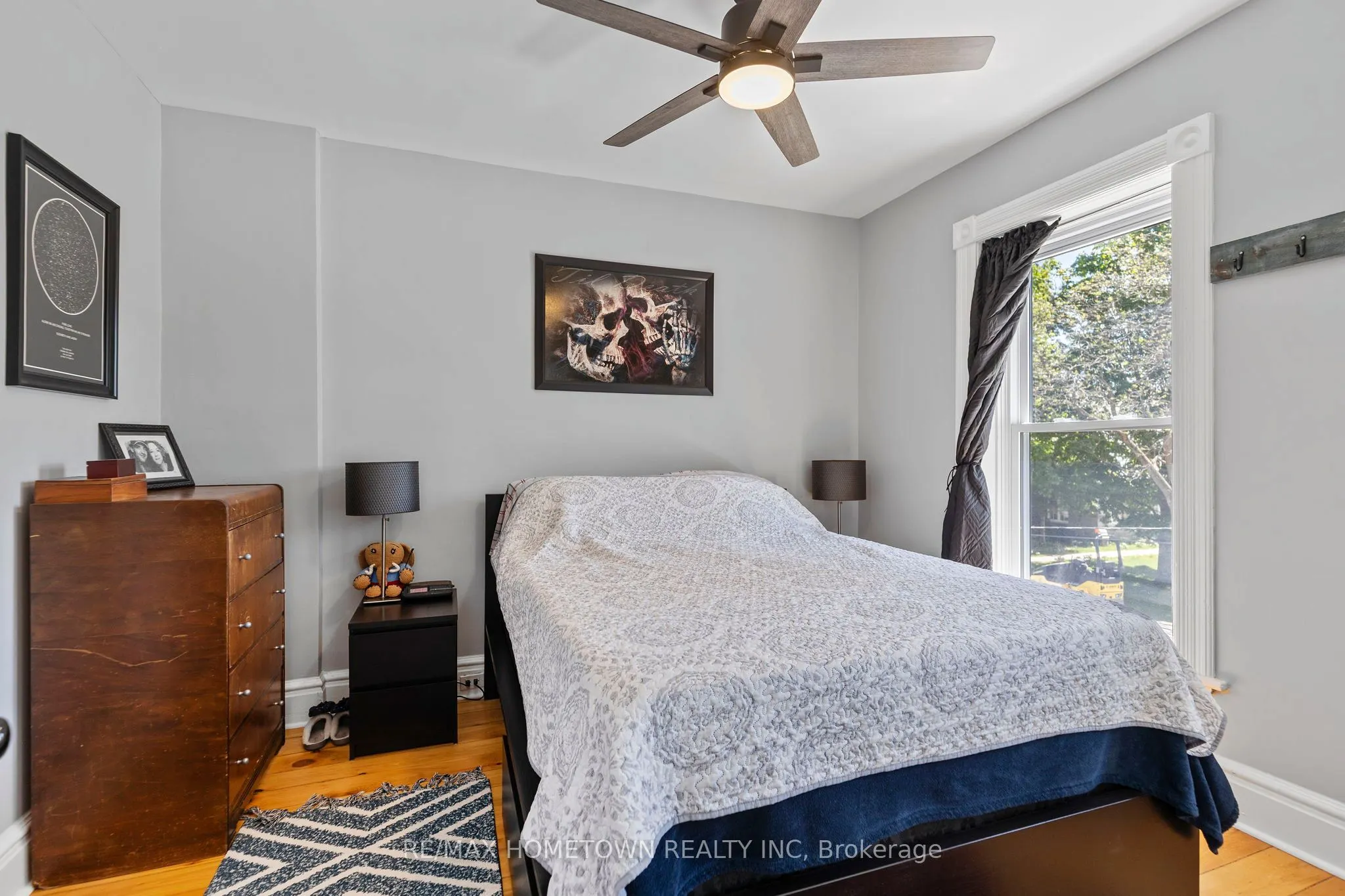 198 James Street W