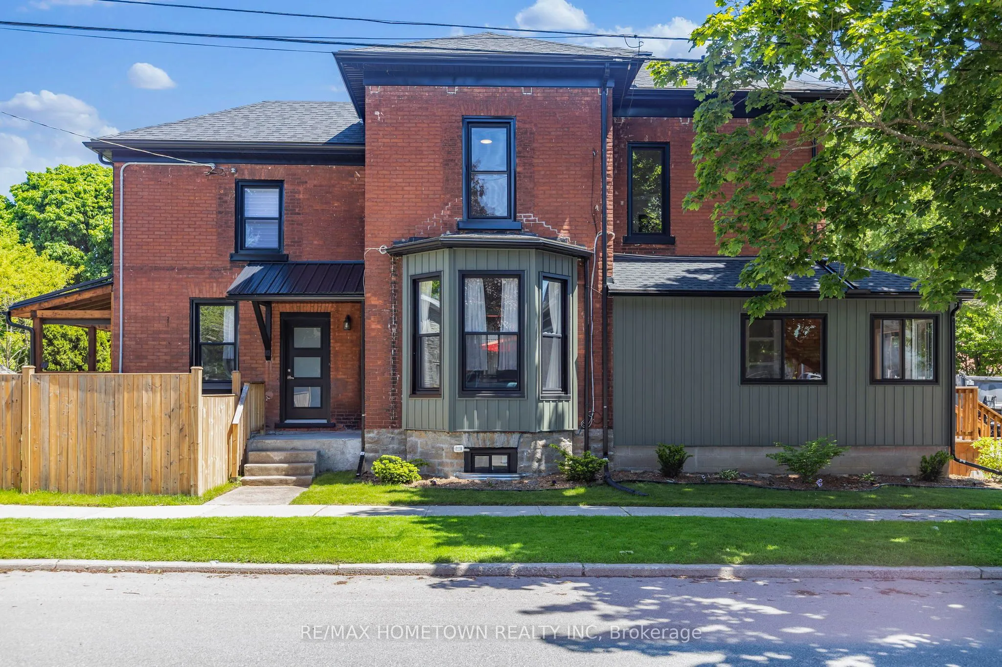 198 James Street W