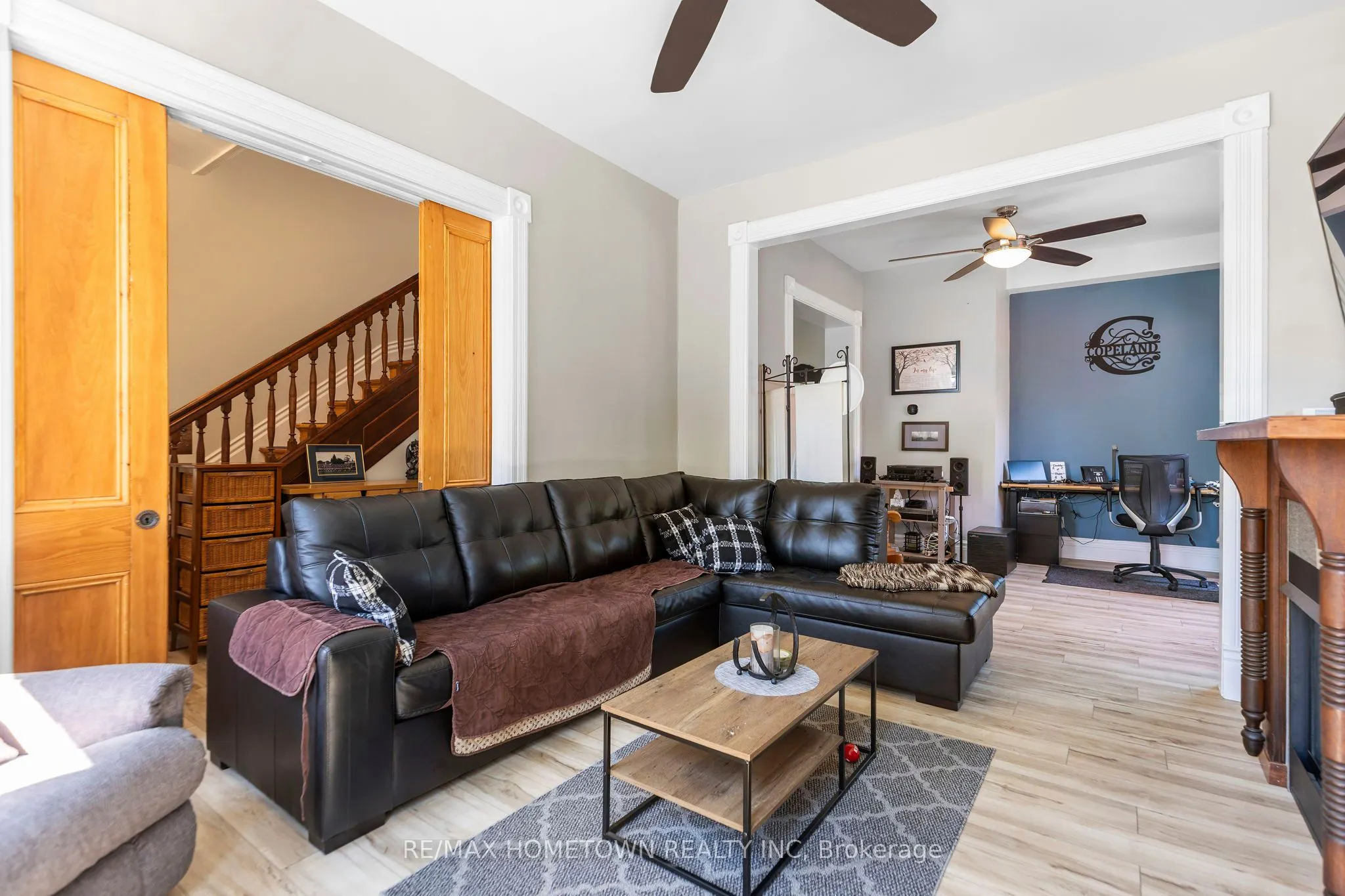 198 James Street W