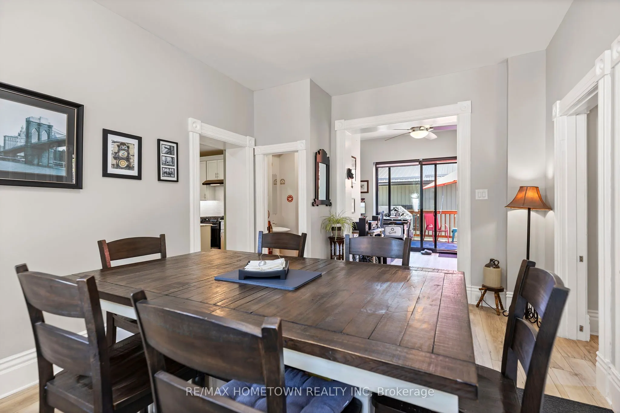 198 James Street W