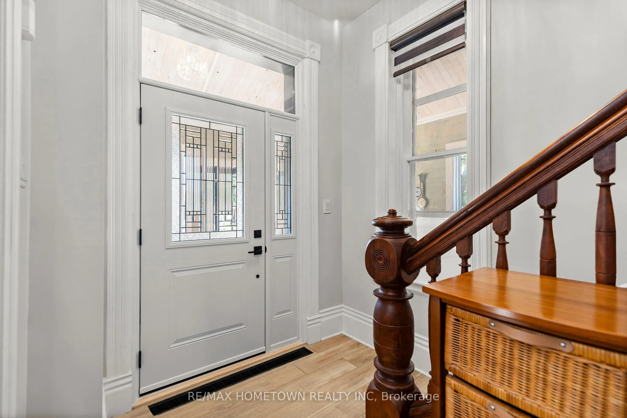 198 James Street W