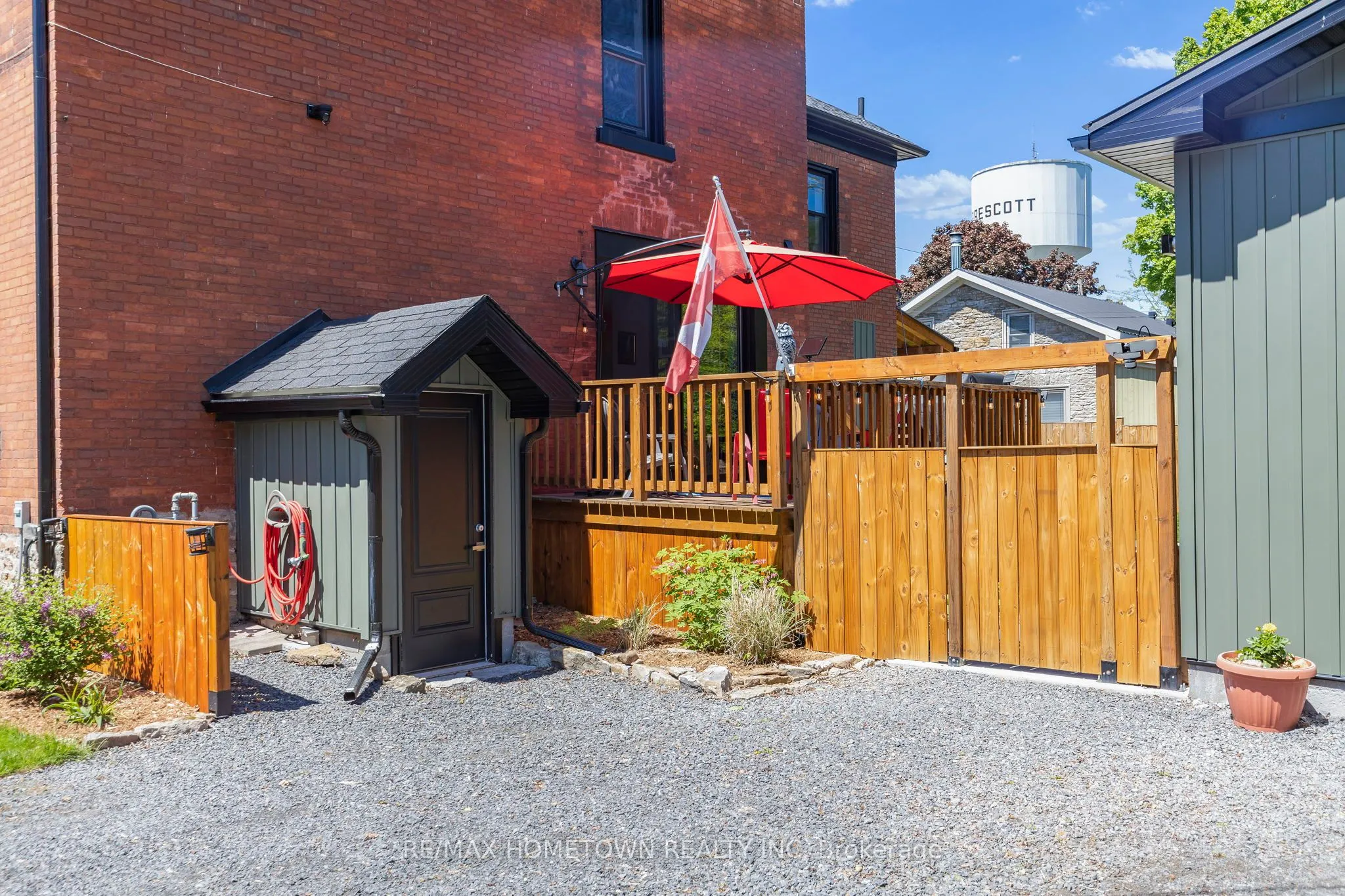 198 James Street W