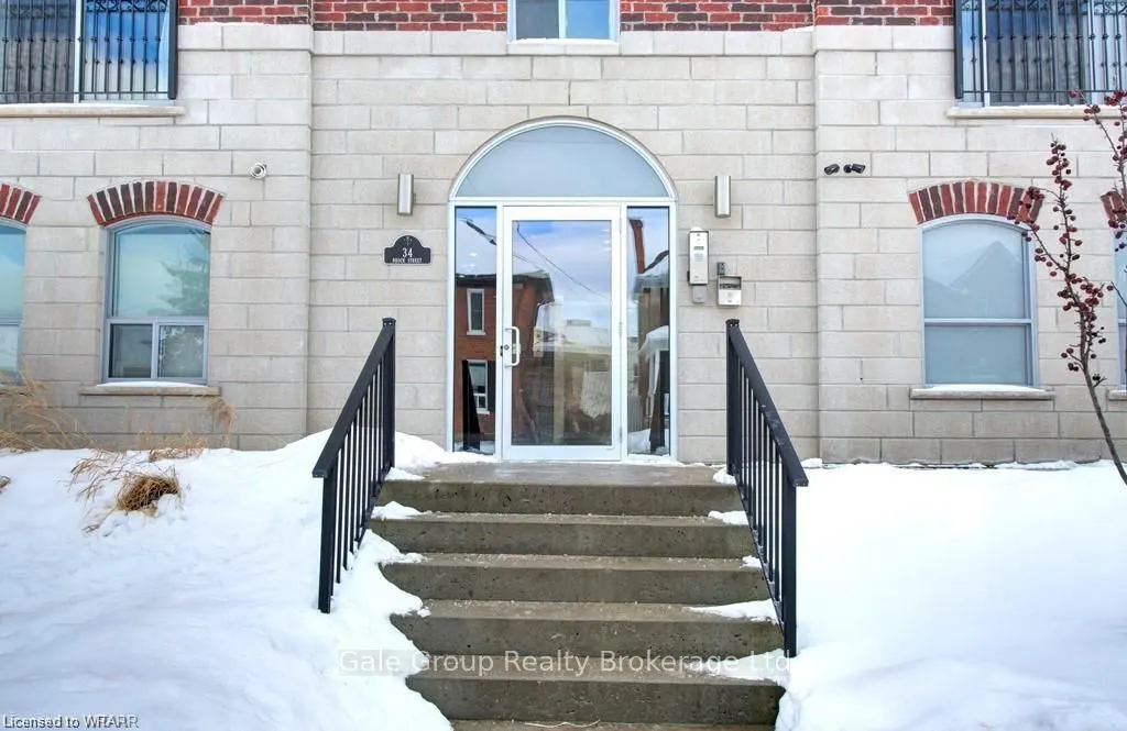 34 Brock Street, #203