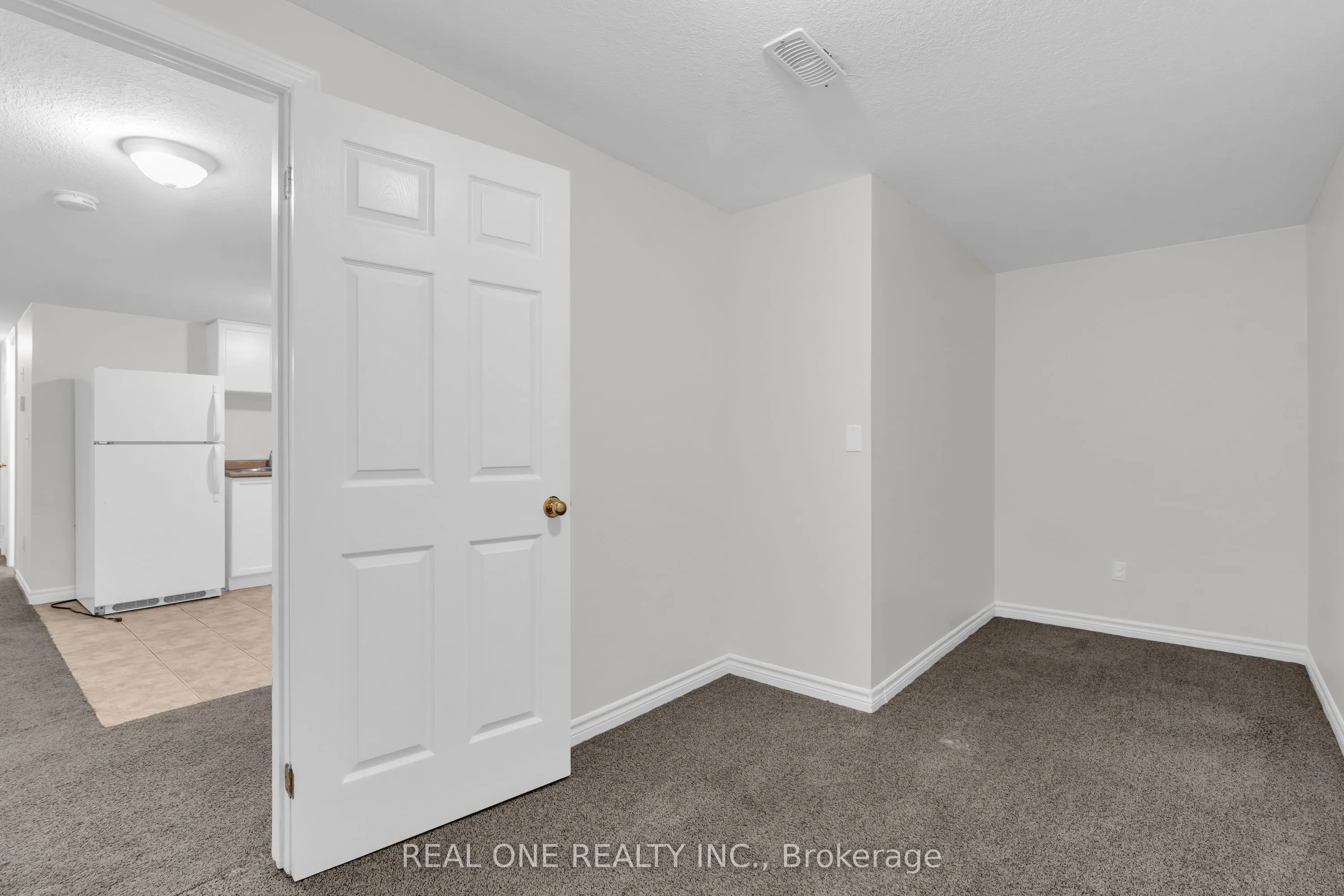 128 Dawn Avenue, #Basement