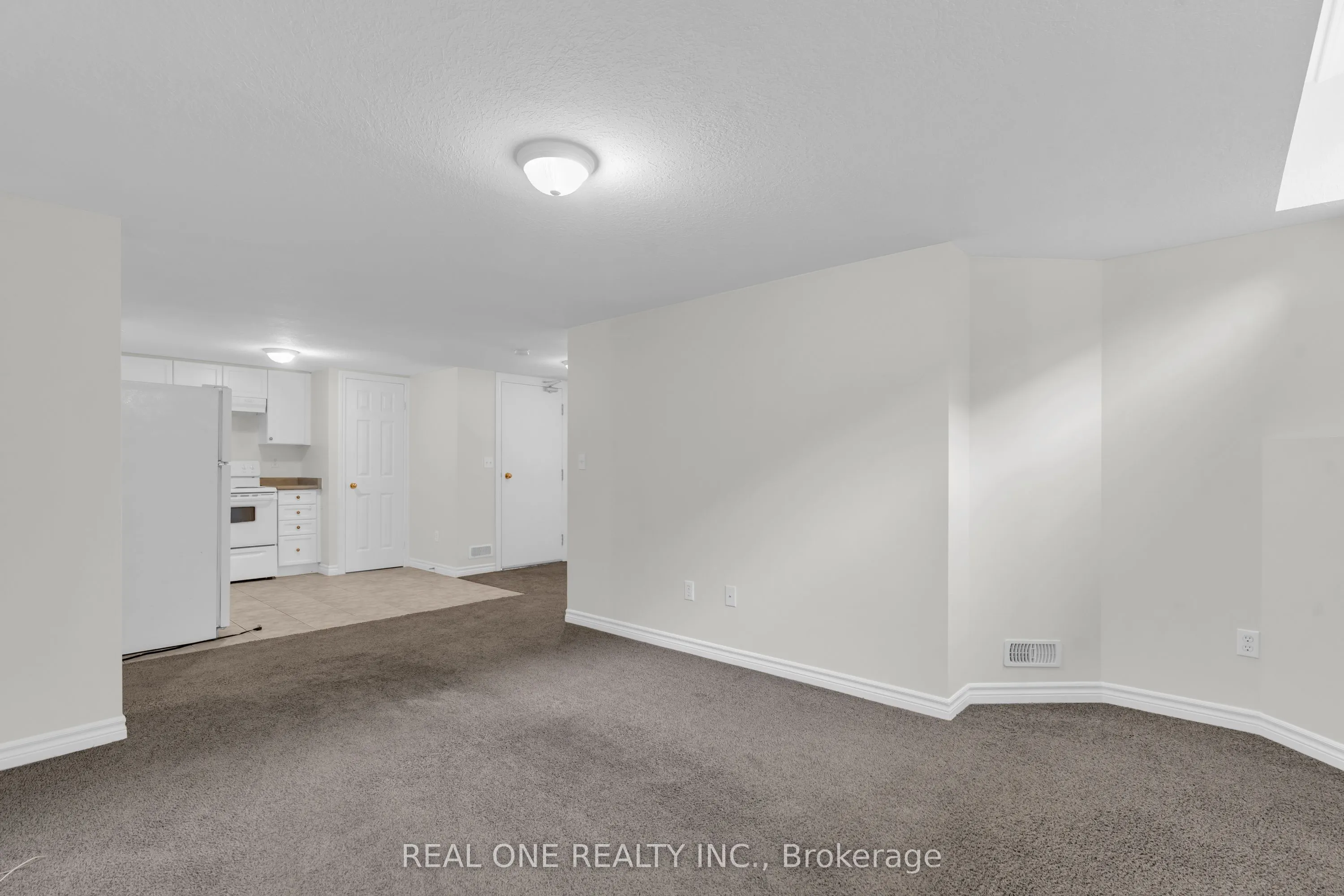 128 Dawn Avenue, #Basement
