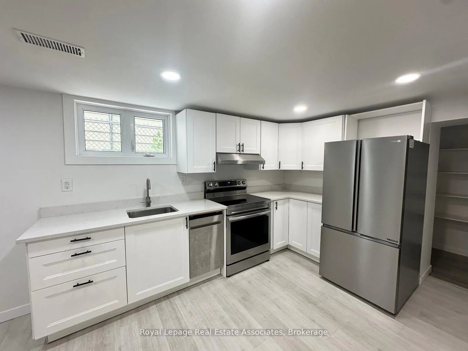 377 Jackson Street W, #Lower