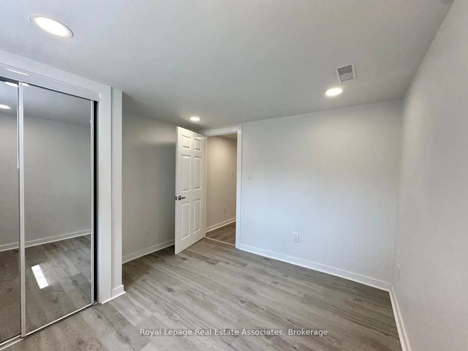 377 Jackson Street W, #Lower