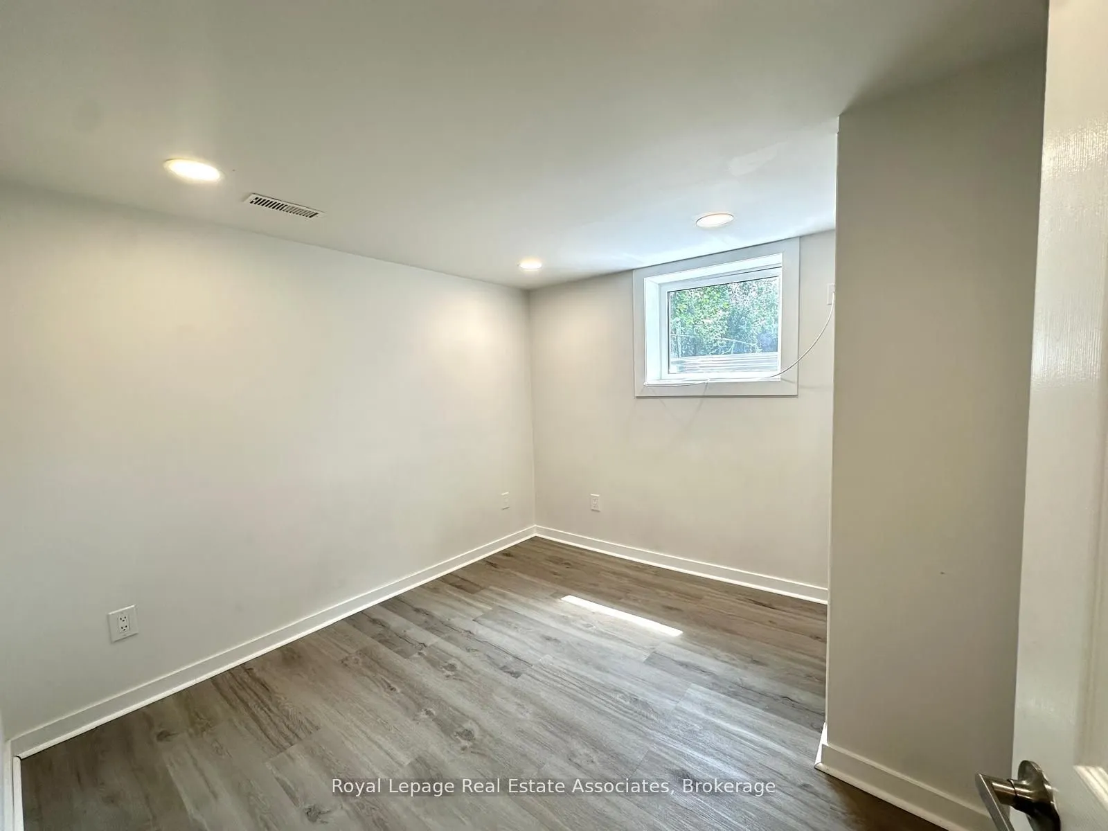 377 Jackson Street W, #Lower