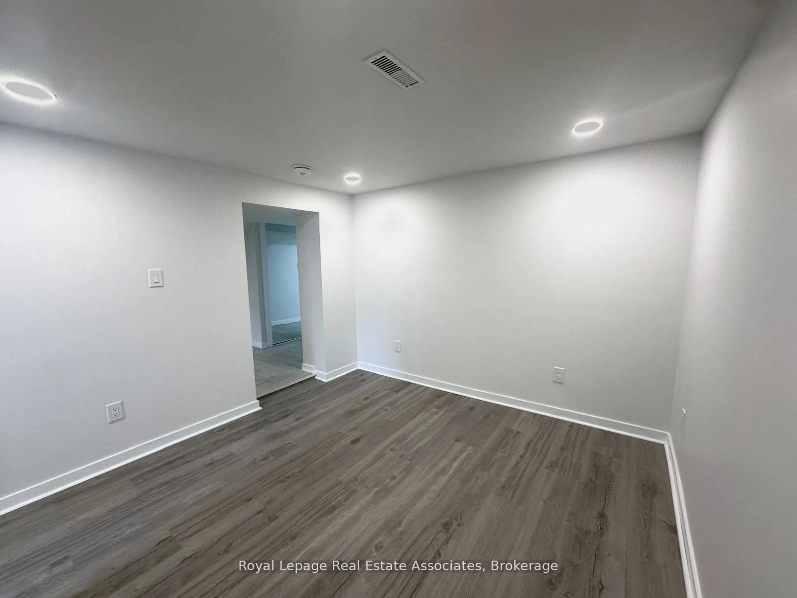 377 Jackson Street W, #Lower