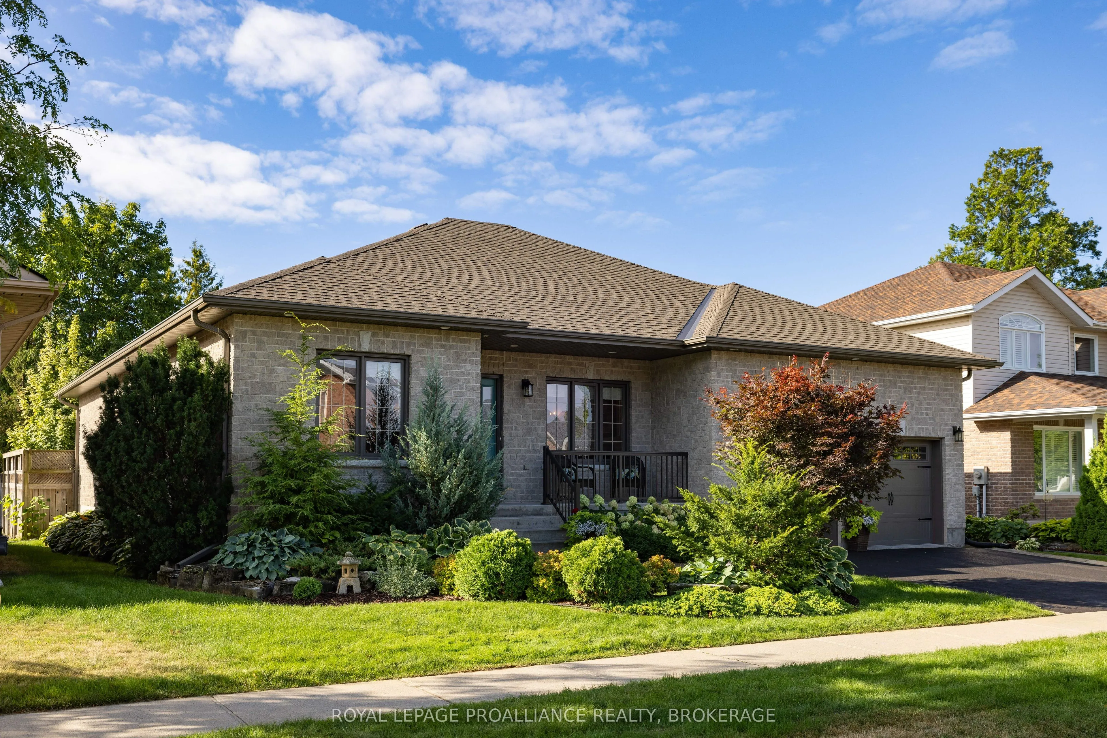 387 Honeywood Avenue