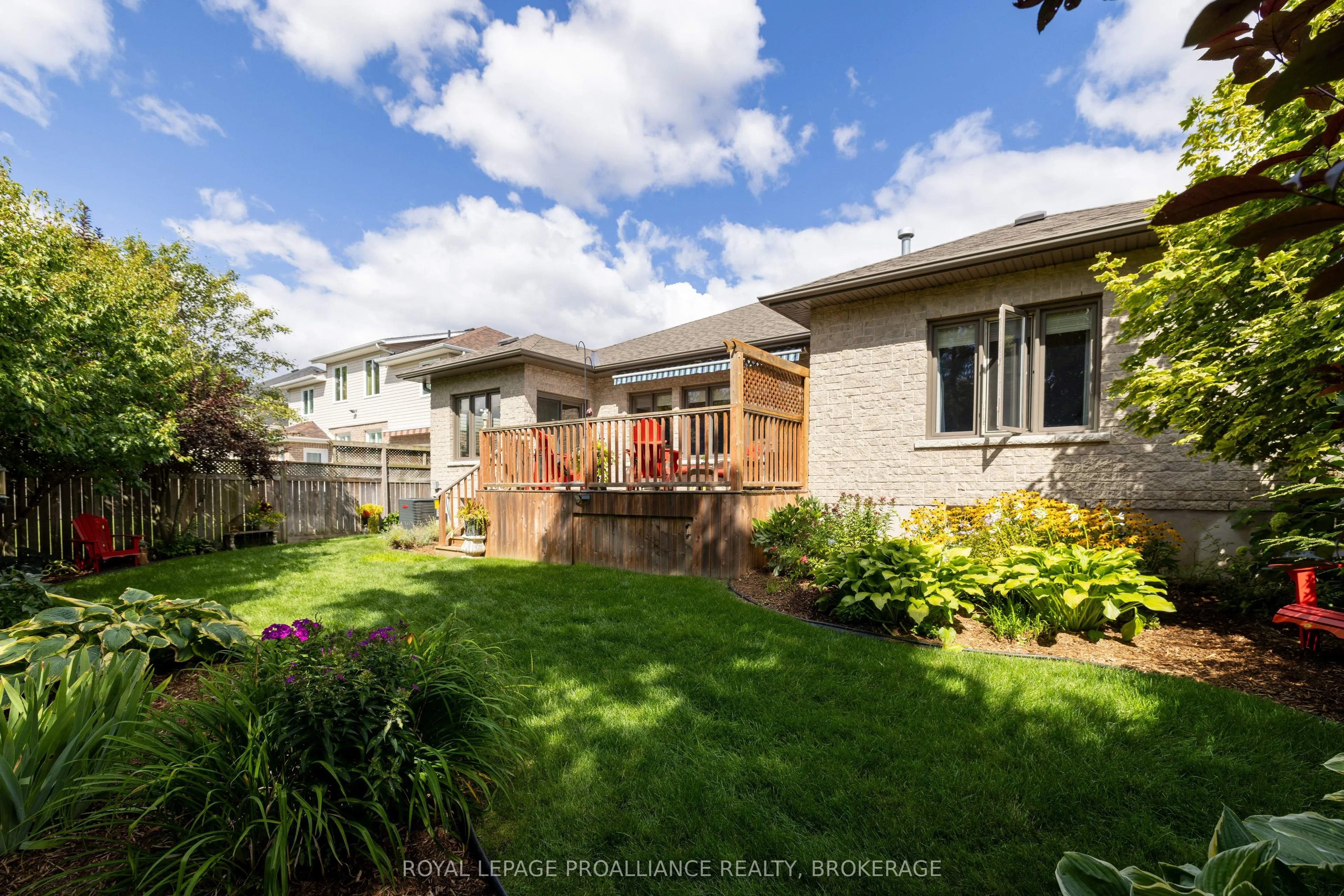 387 Honeywood Avenue