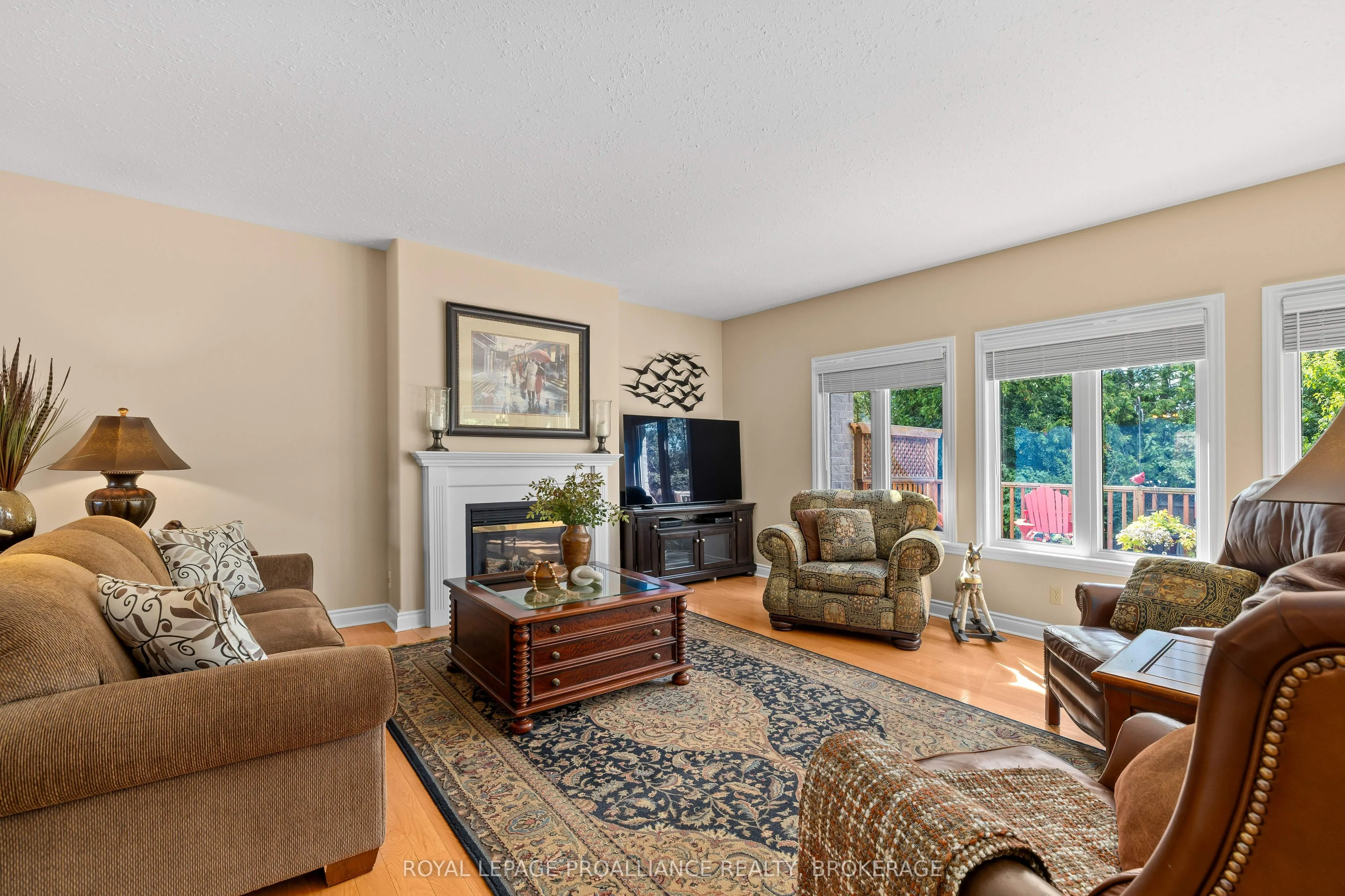 387 Honeywood Avenue