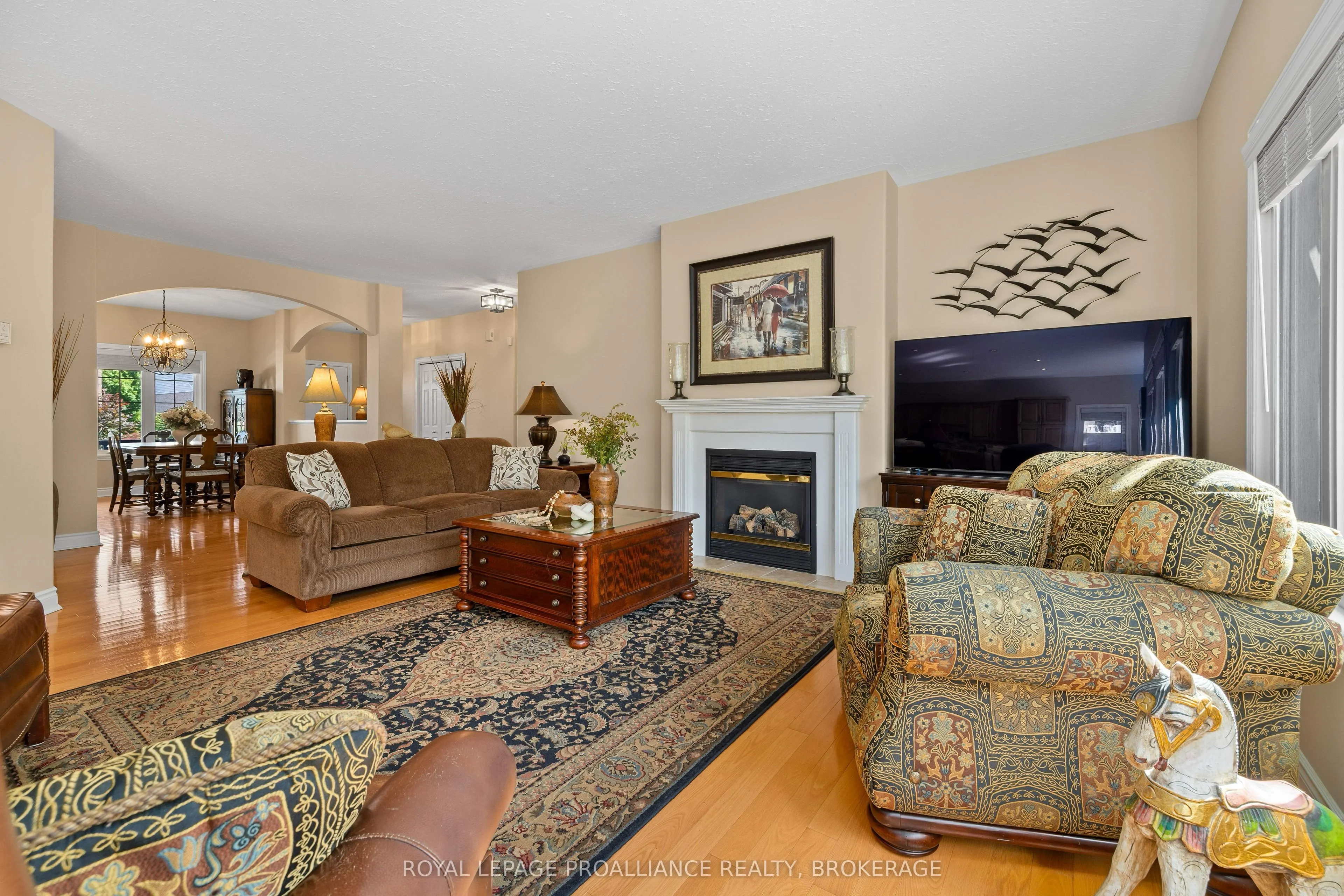 387 Honeywood Avenue