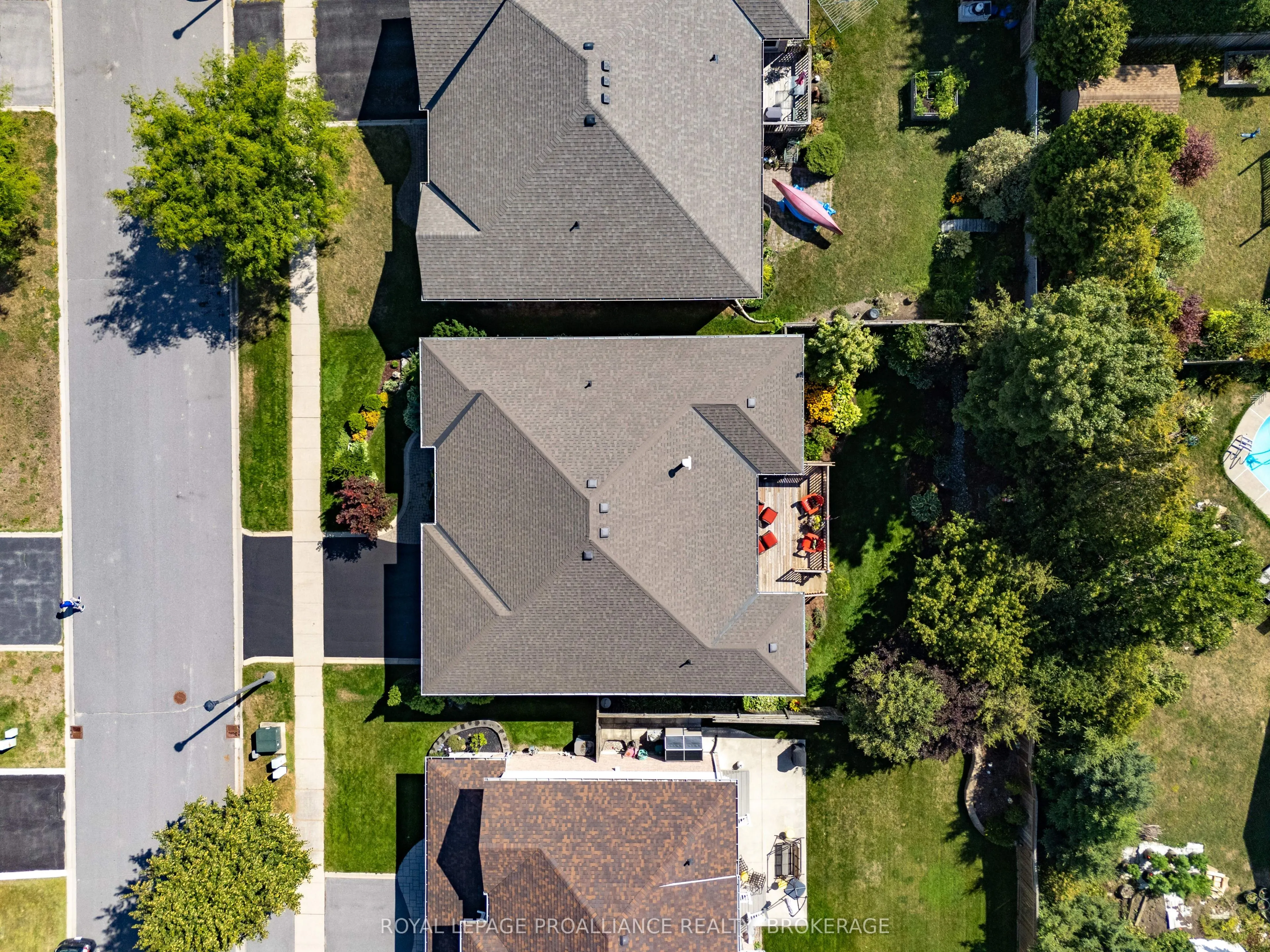 387 Honeywood Avenue