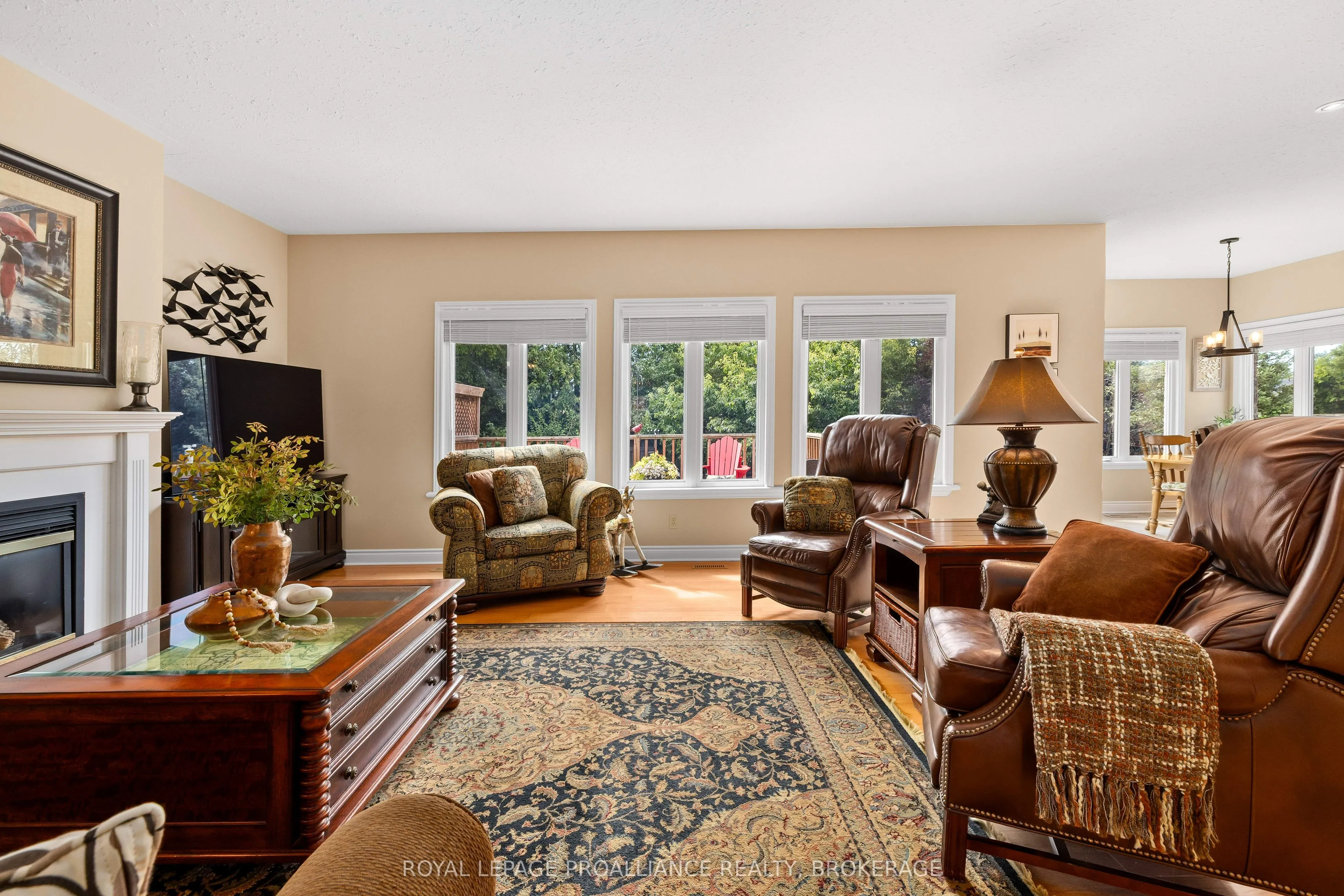 387 Honeywood Avenue