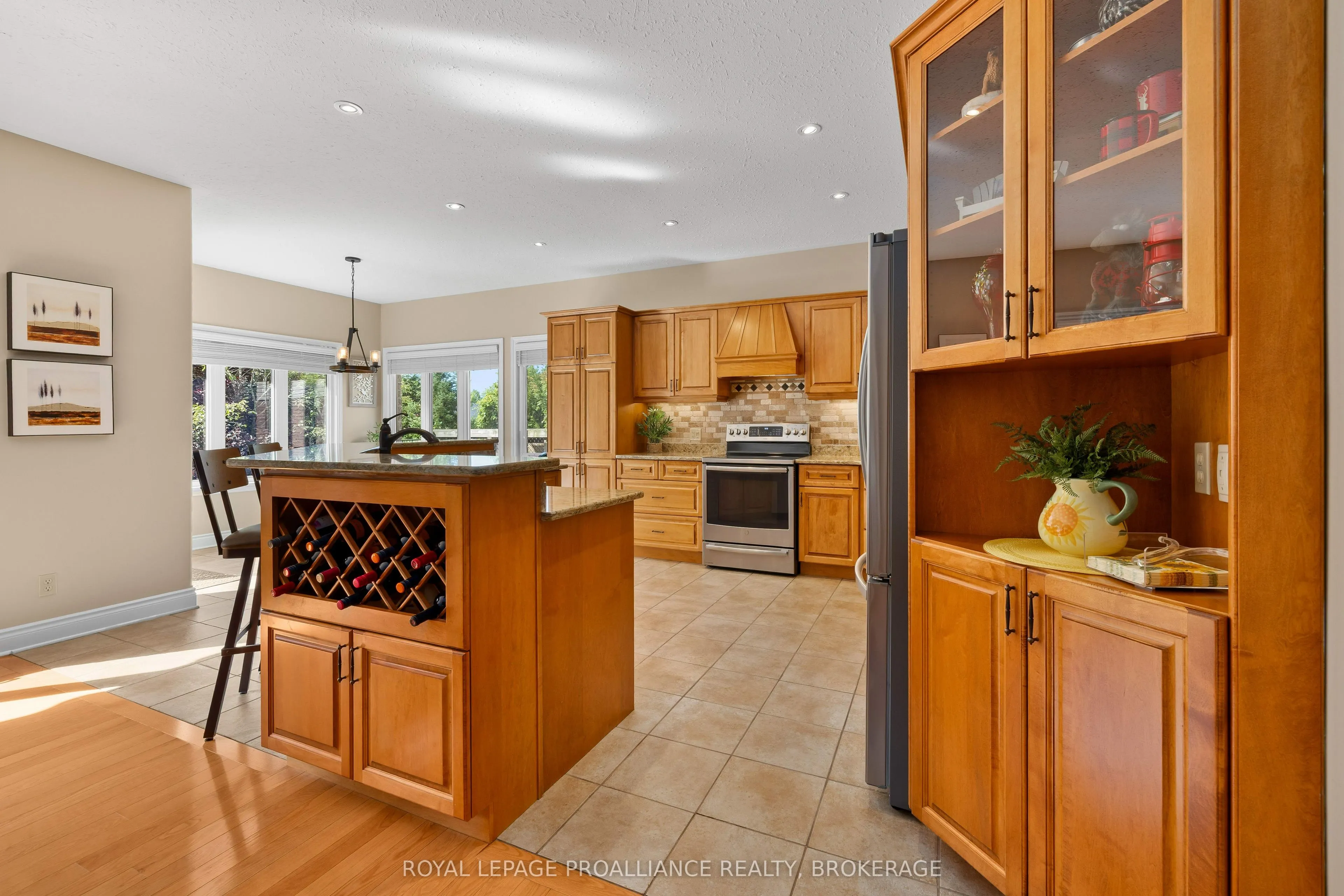 387 Honeywood Avenue