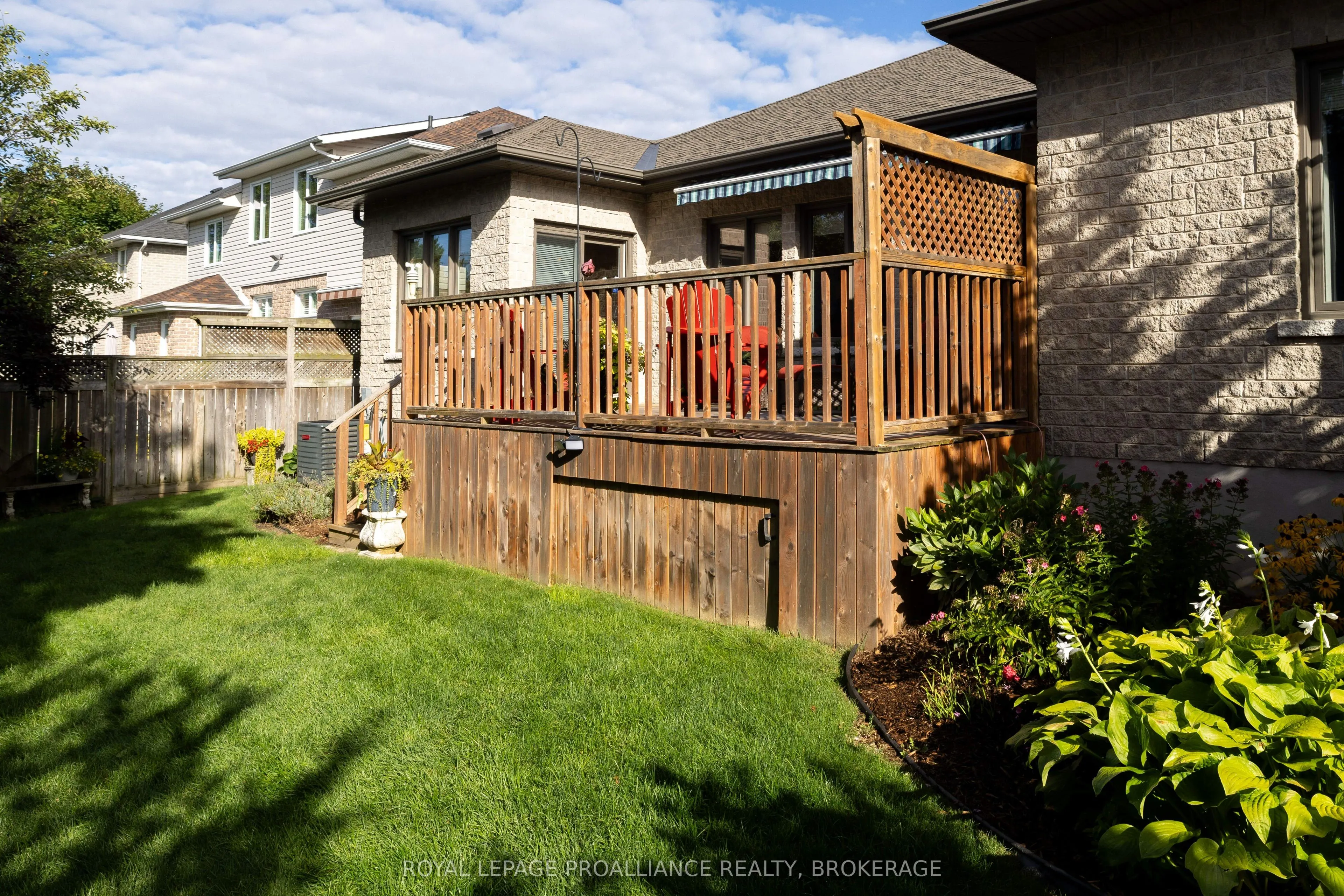 387 Honeywood Avenue