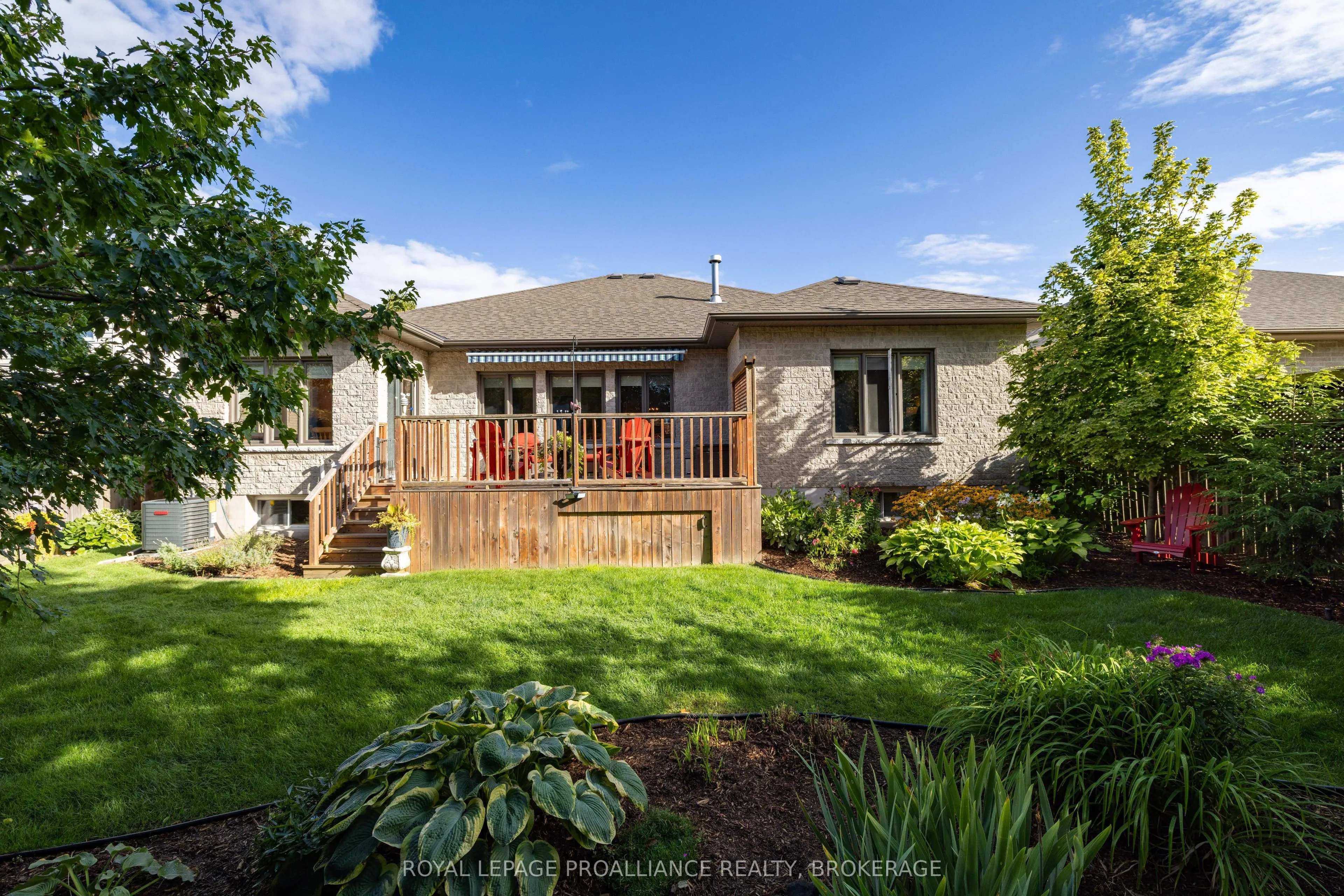 387 Honeywood Avenue