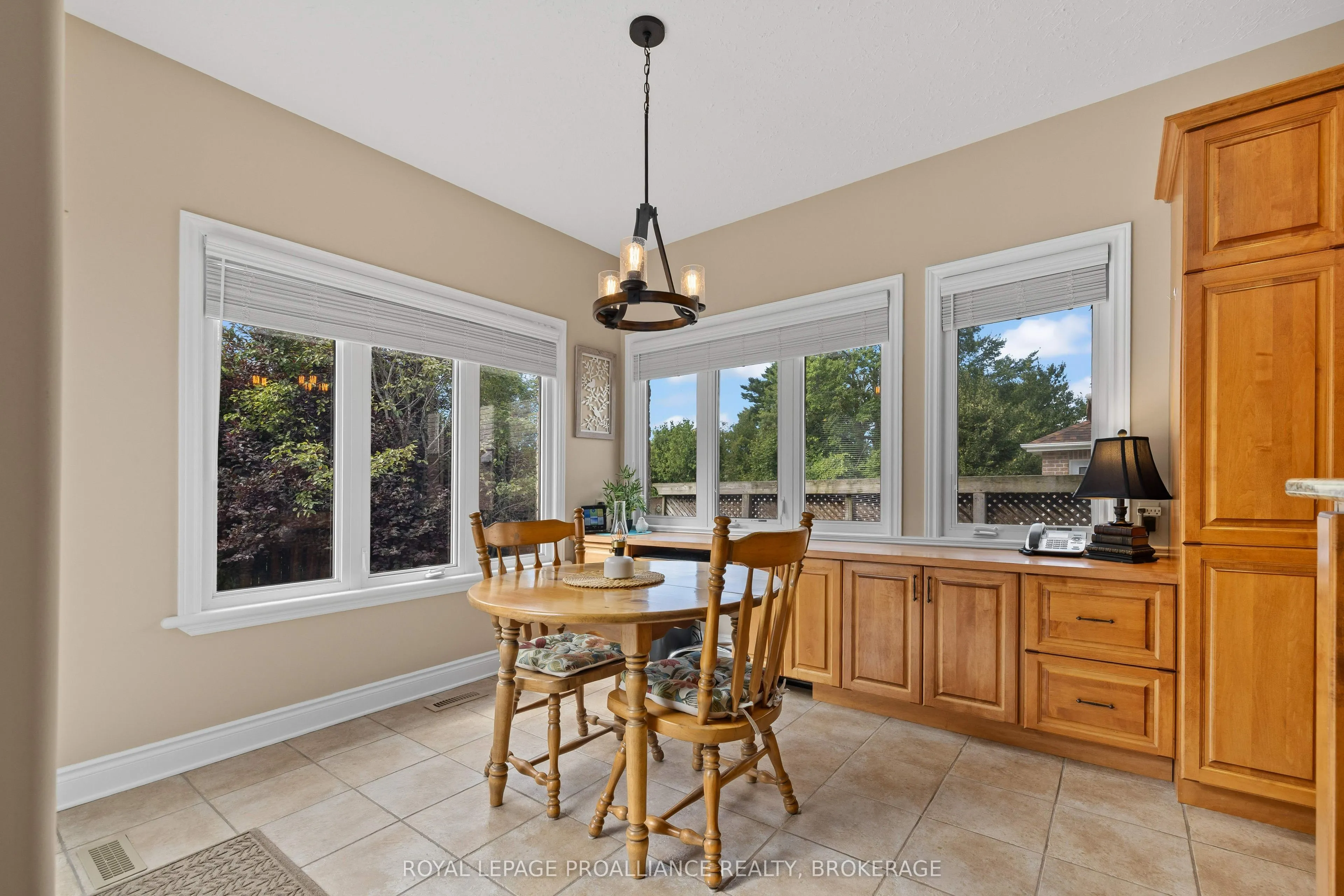 387 Honeywood Avenue