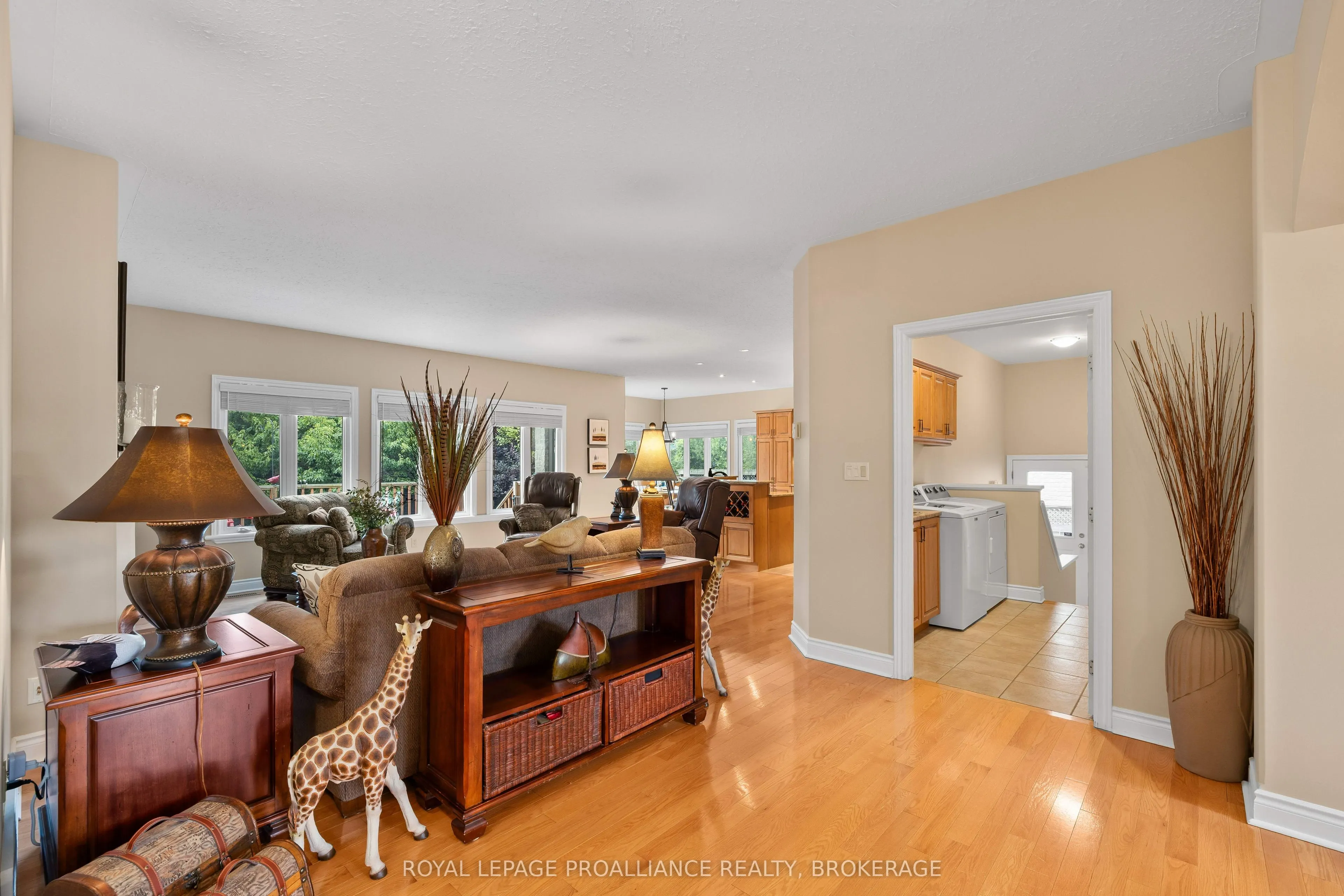 387 Honeywood Avenue