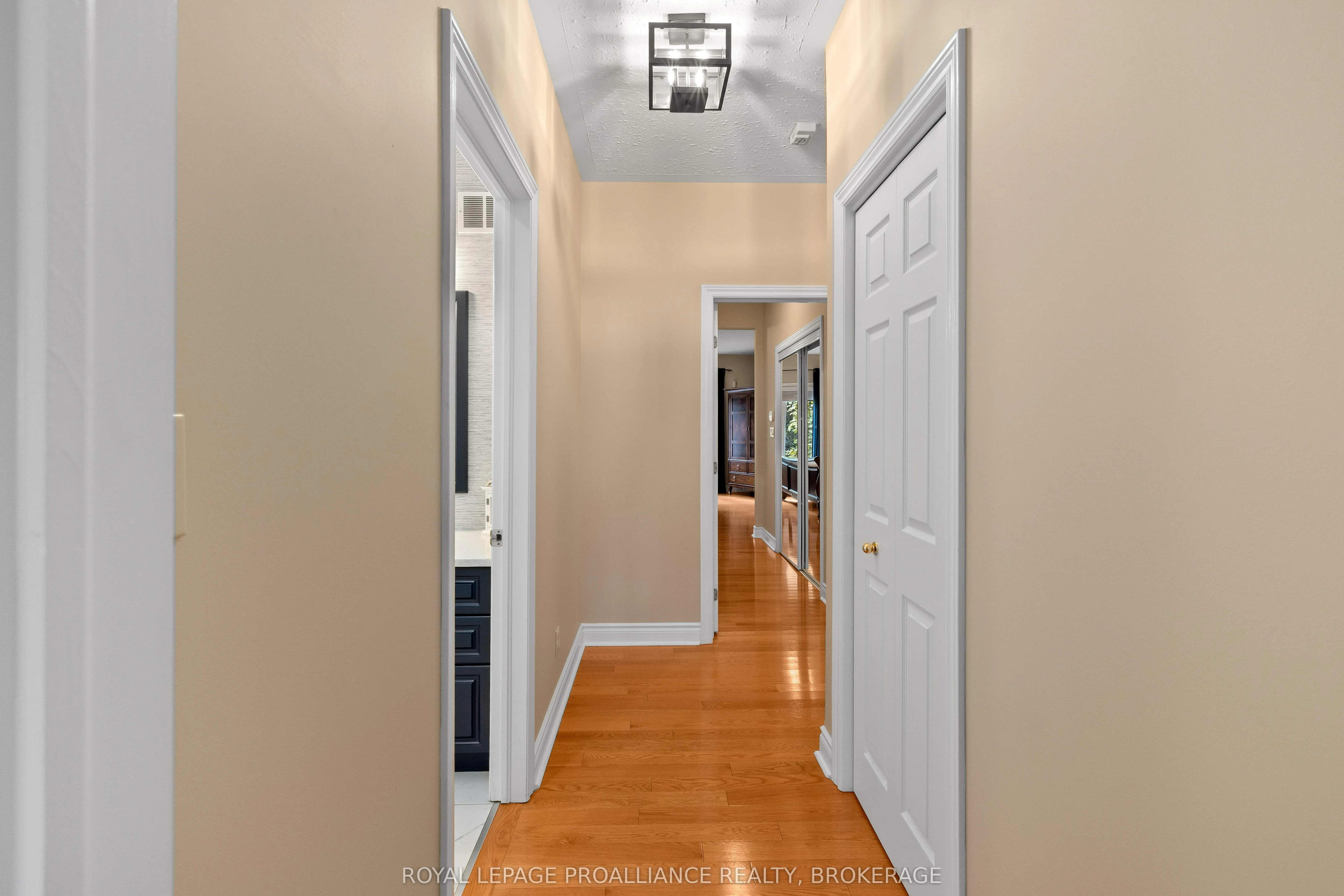 387 Honeywood Avenue