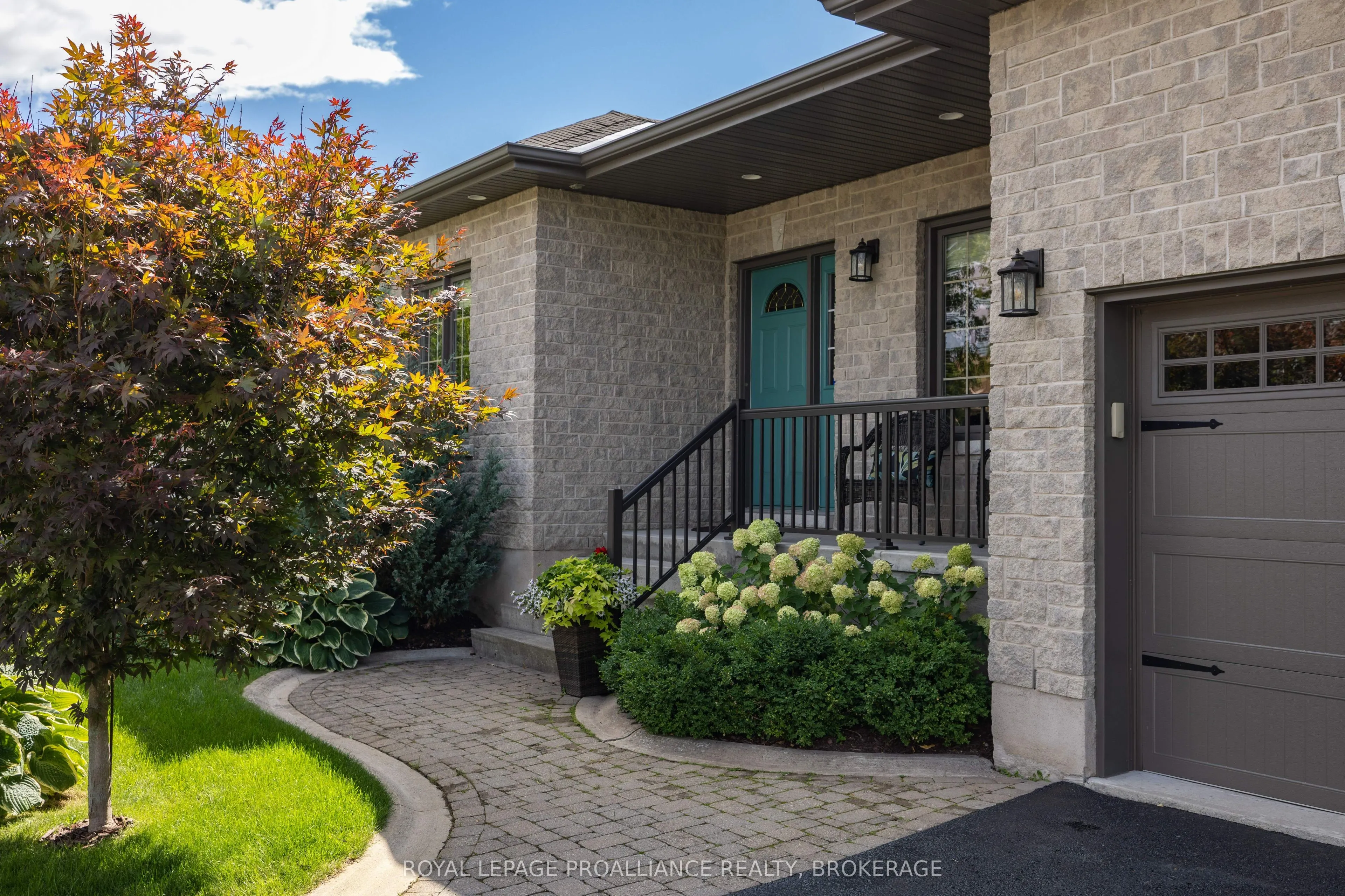 387 Honeywood Avenue