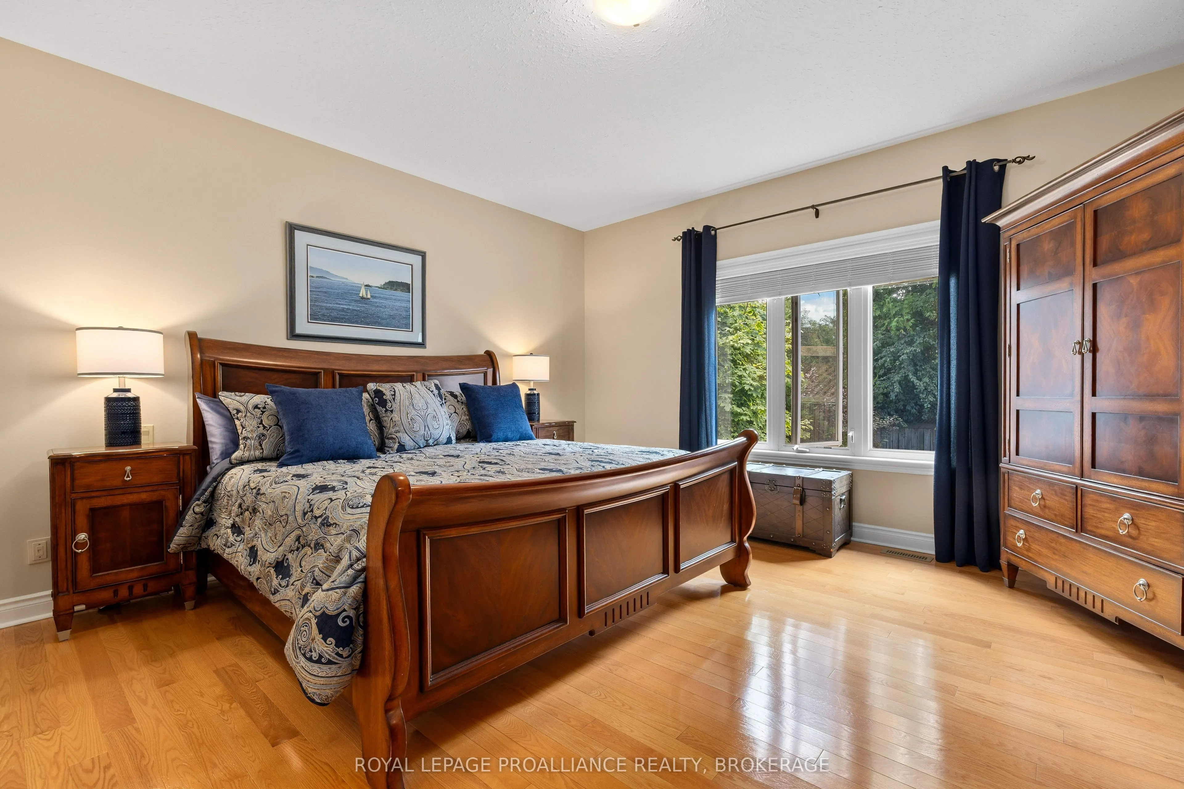 387 Honeywood Avenue