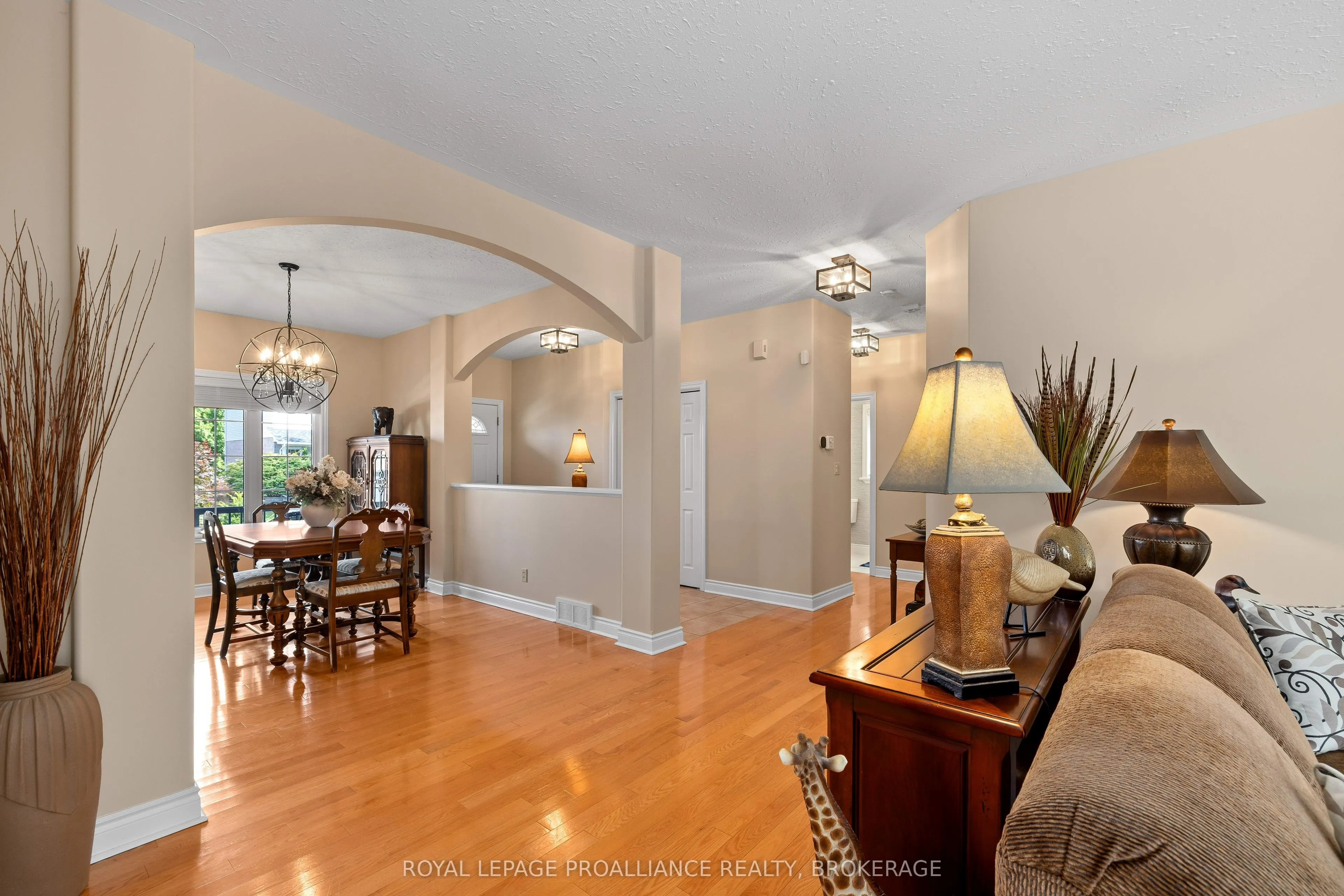 387 Honeywood Avenue
