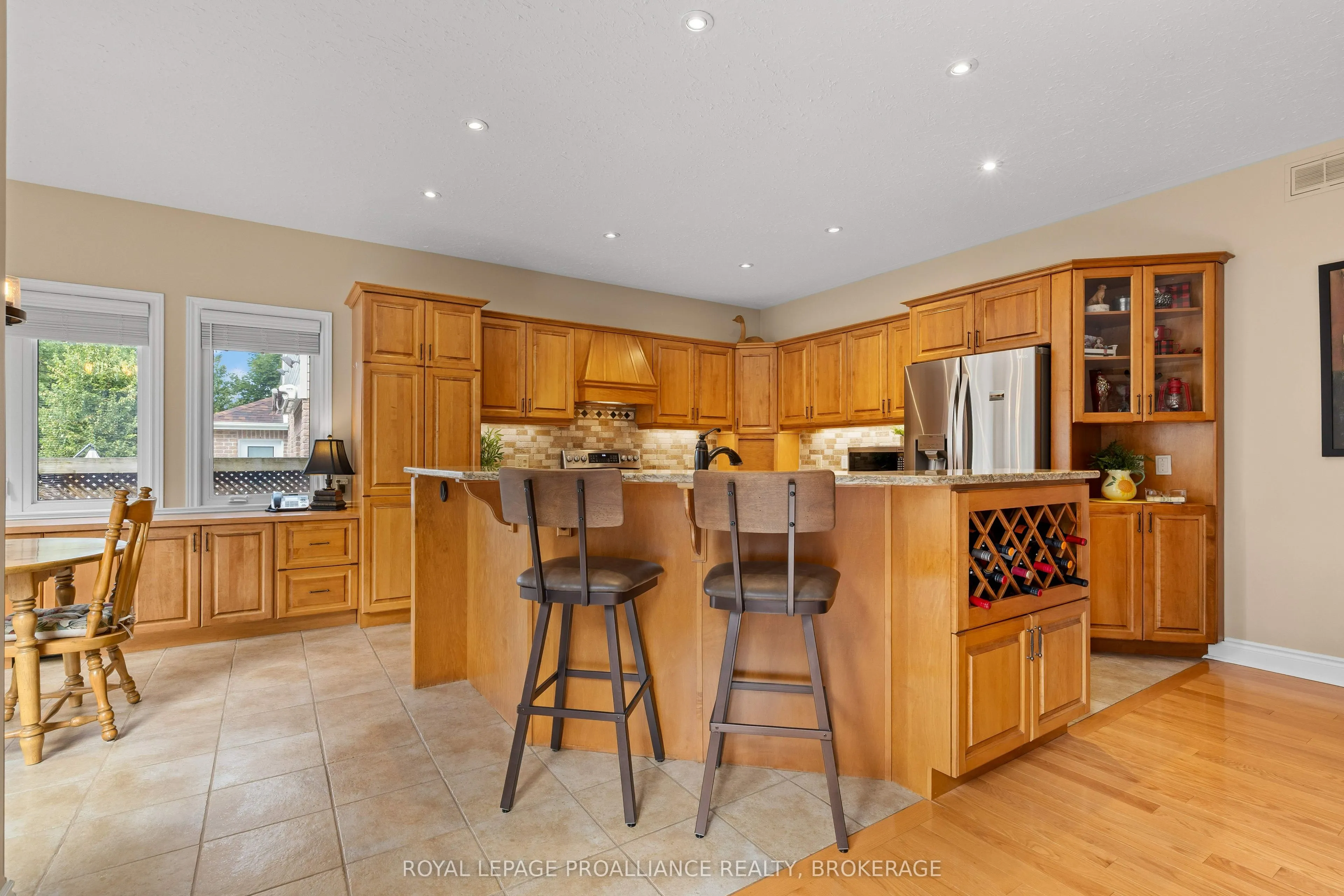 387 Honeywood Avenue