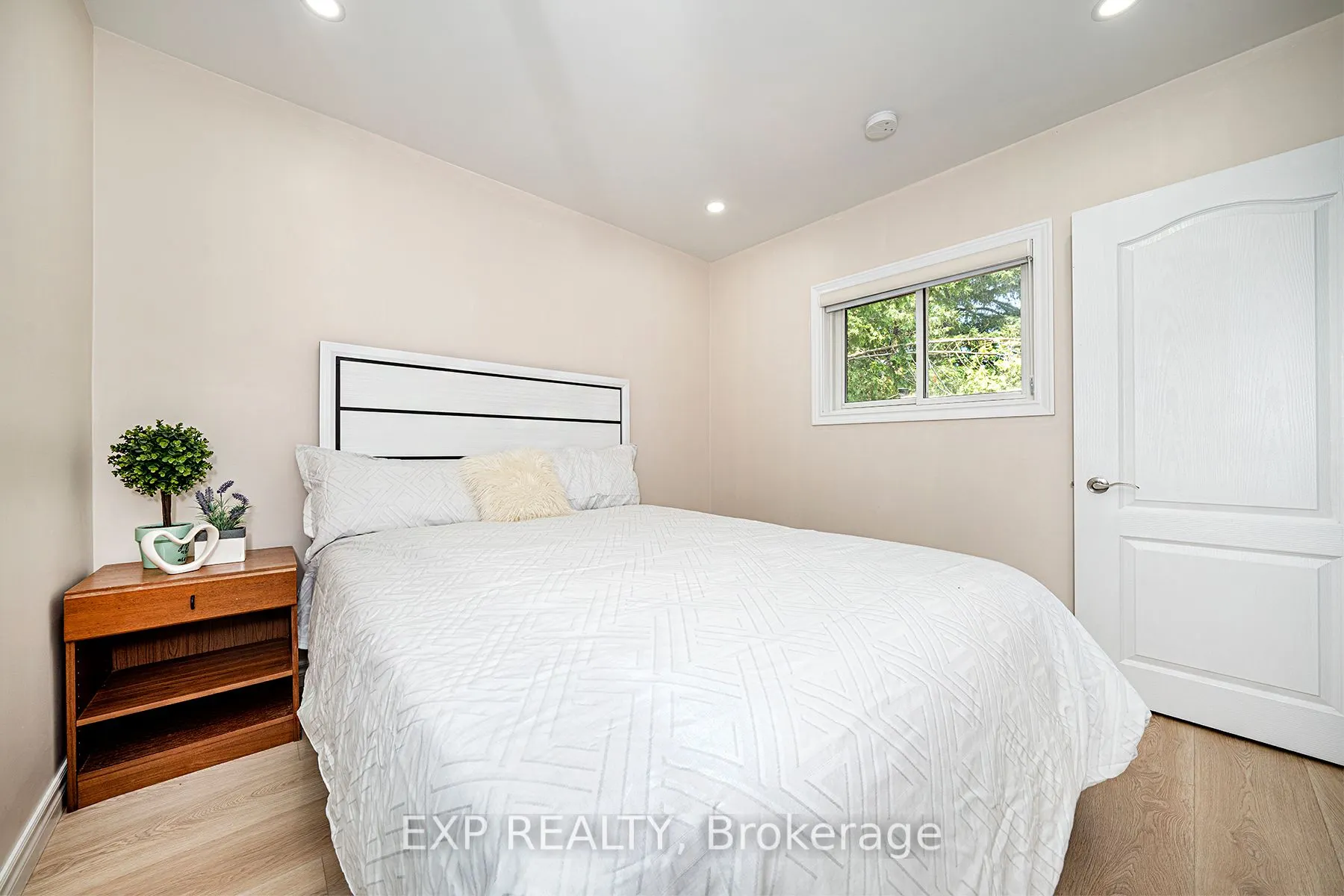 12 Cedar Point Road