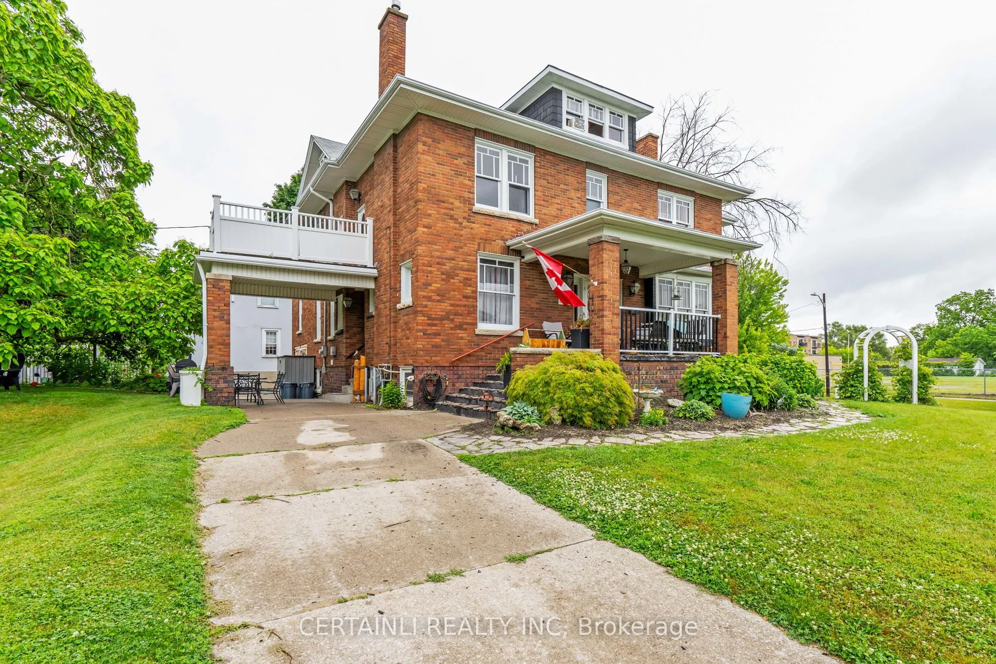218 London Road