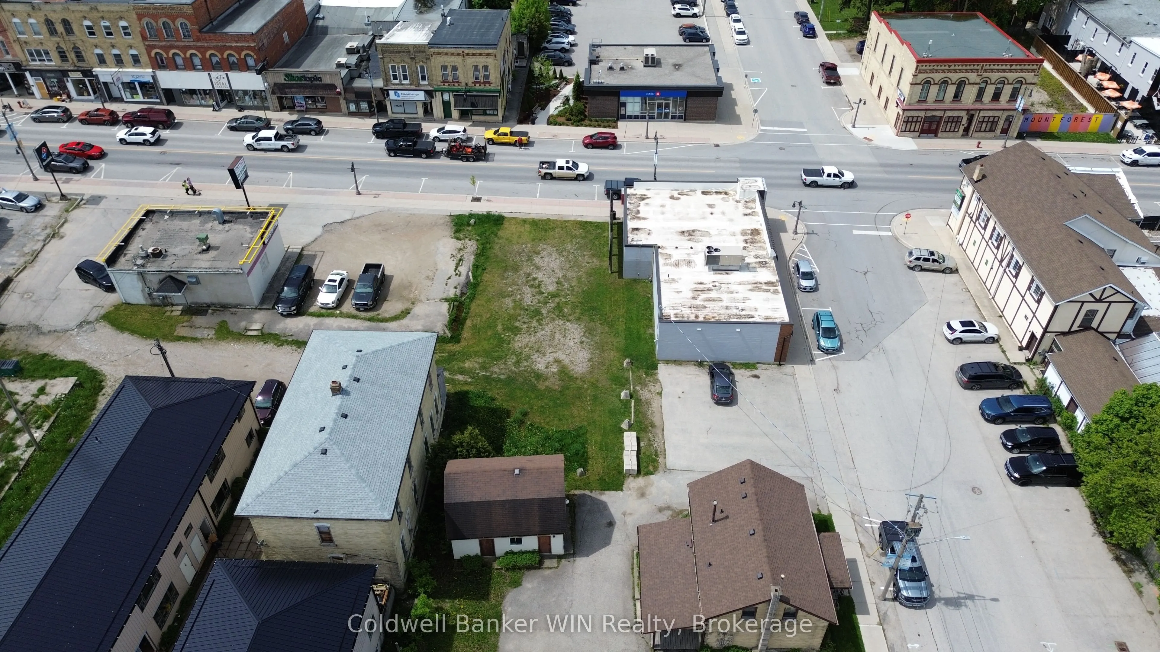 120 KING Street E