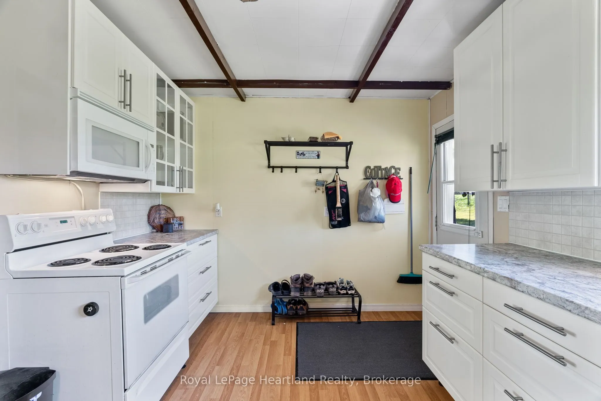 48 Poechman Lane