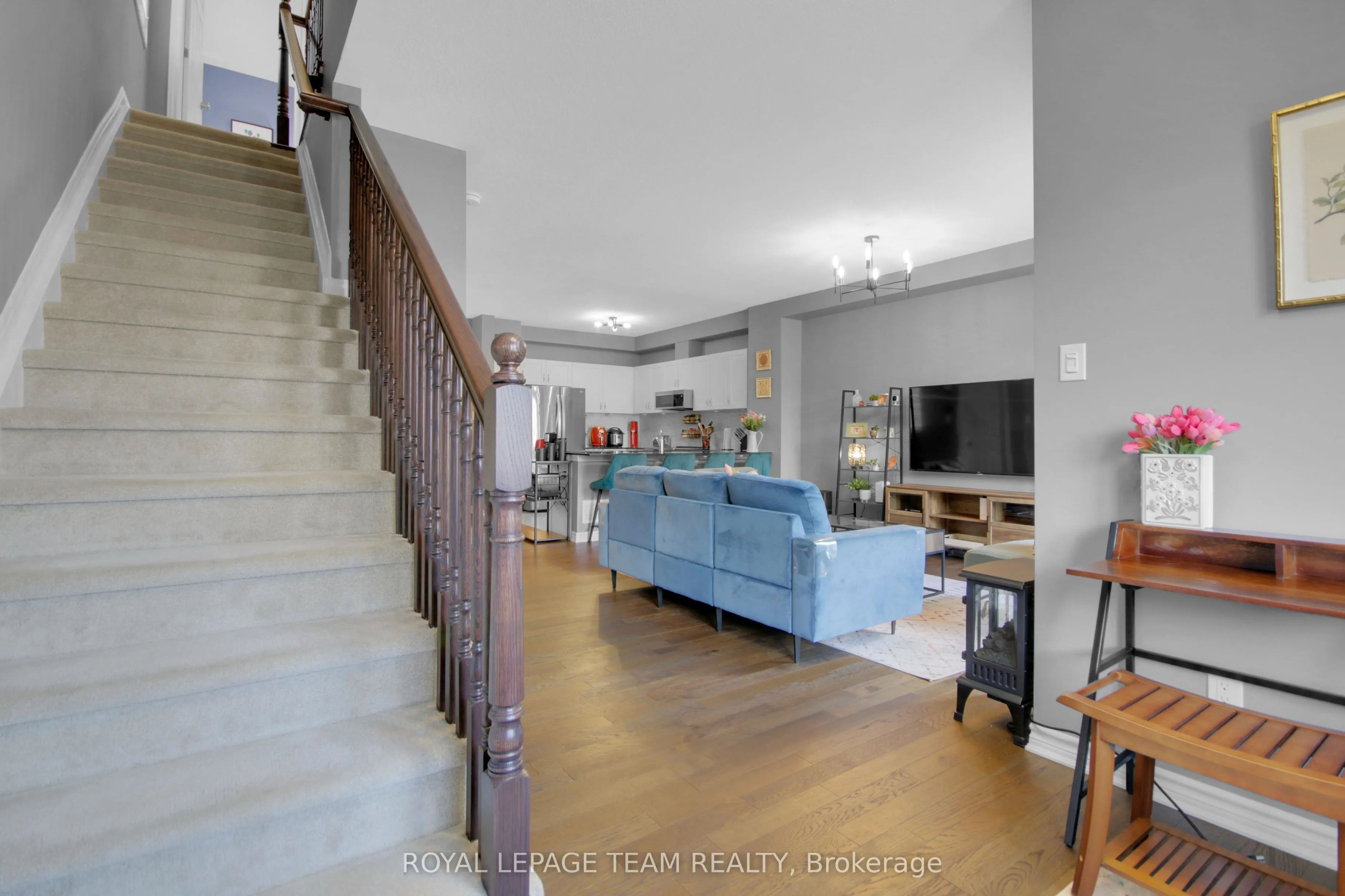 28 Caspian Row