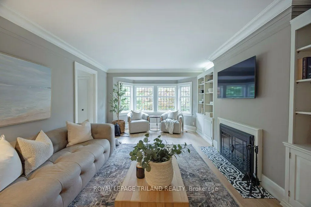 818 Talbot Street