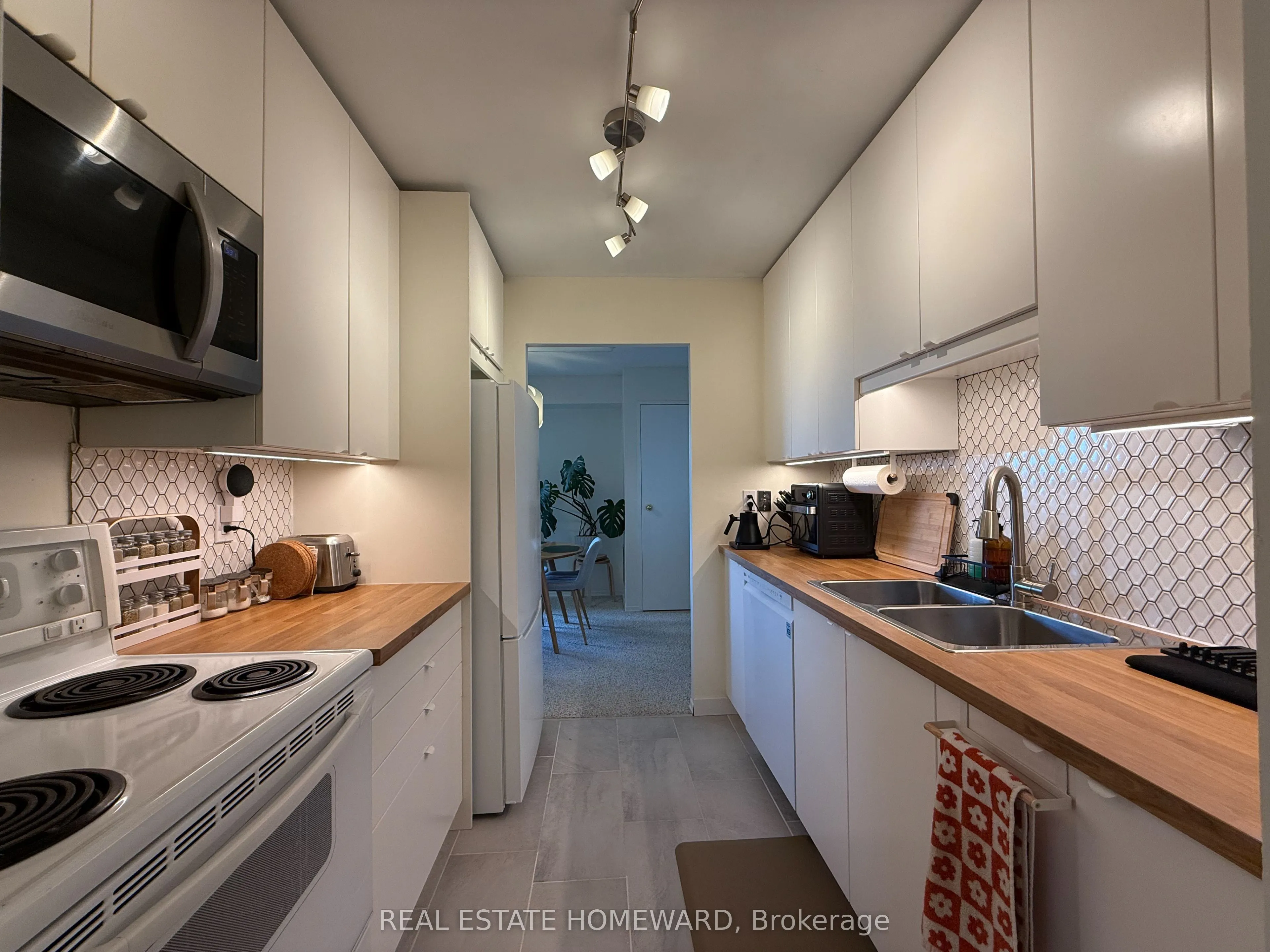 860 Commissioners Road E, #1505