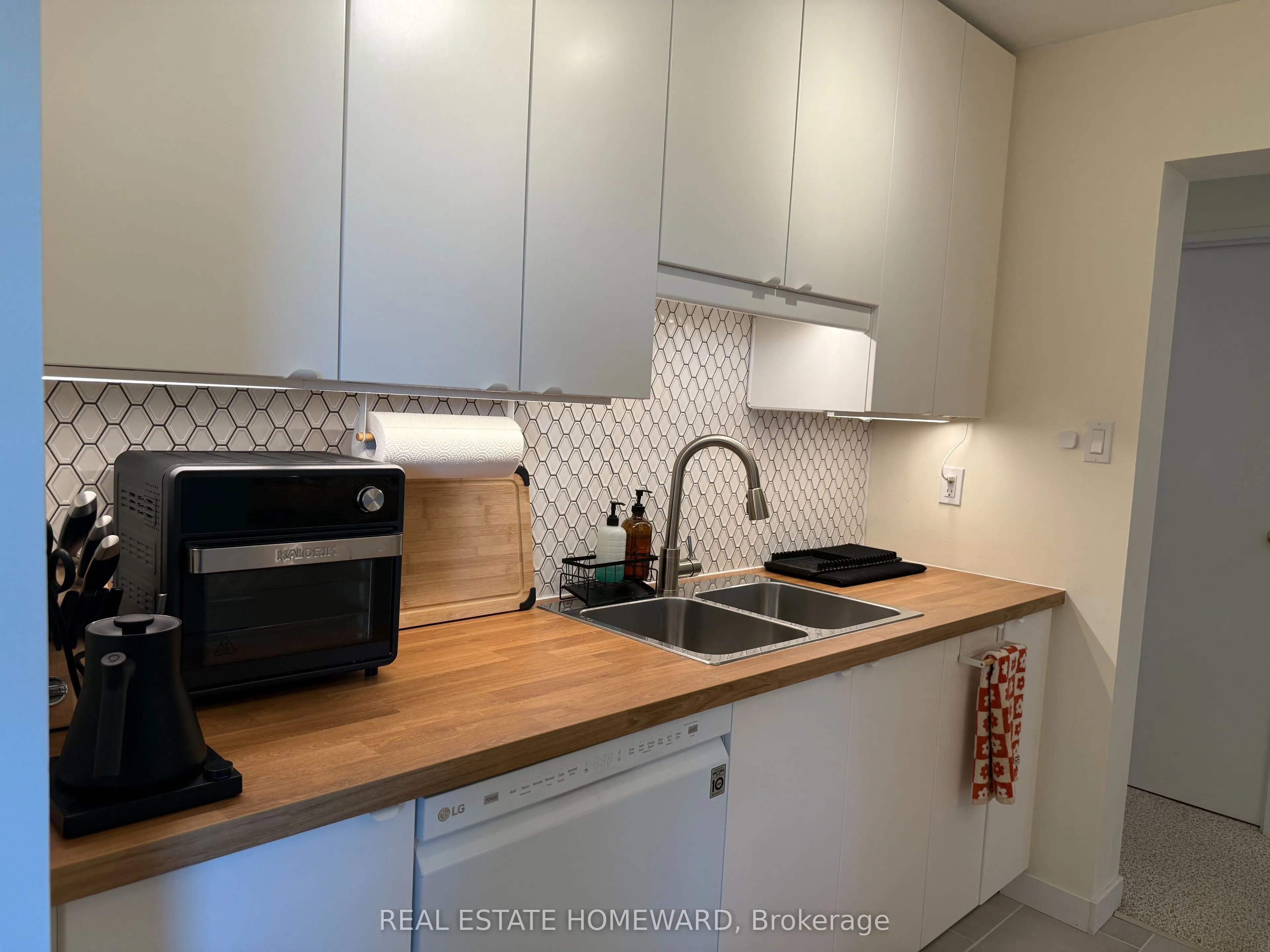 860 Commissioners Road E, #1505