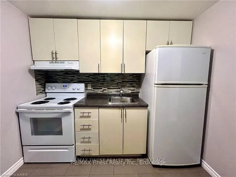 580 ARMSTRONG Road, #110