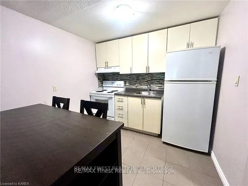 580 ARMSTRONG Road, #110