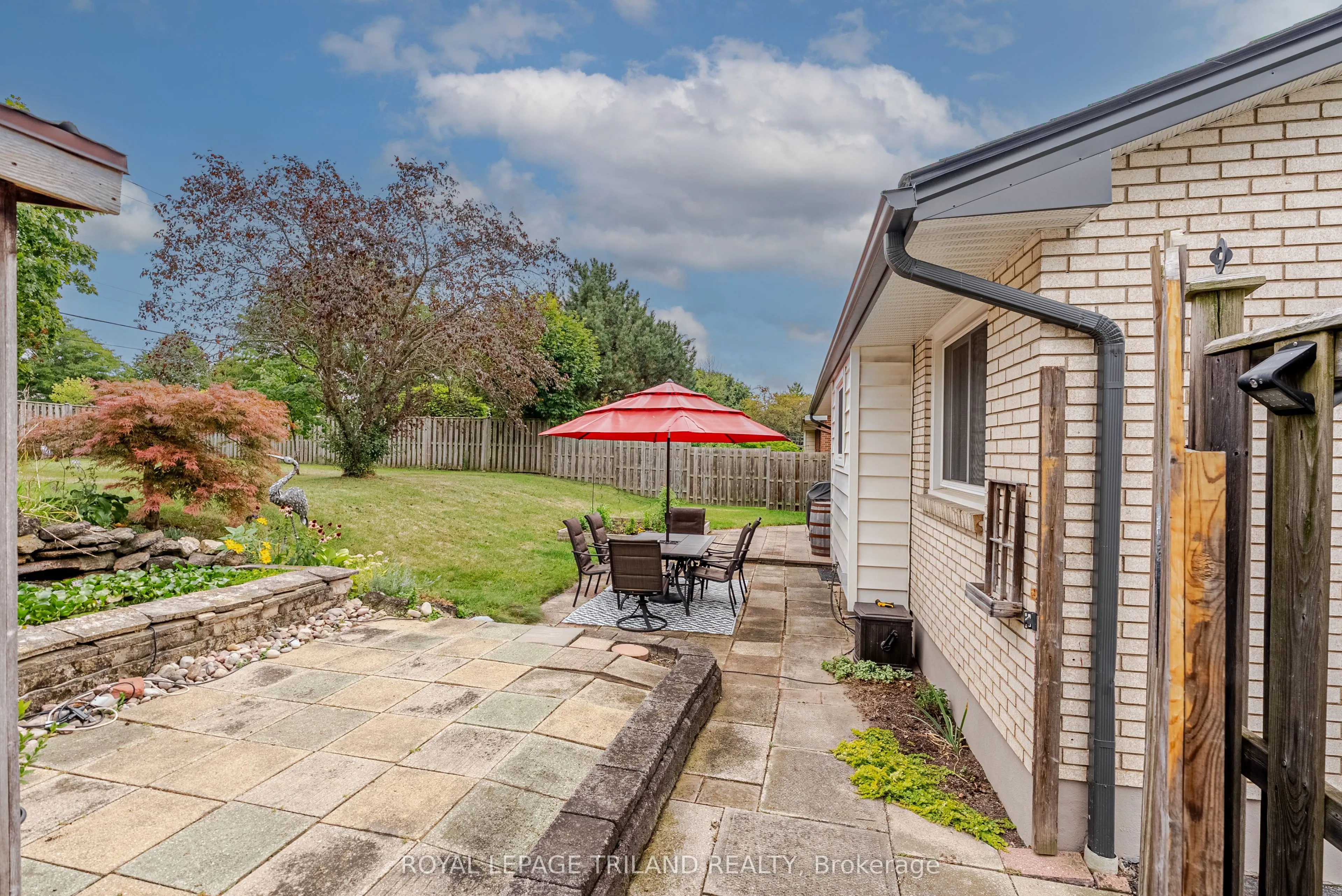 482 Three Valleys Crescent