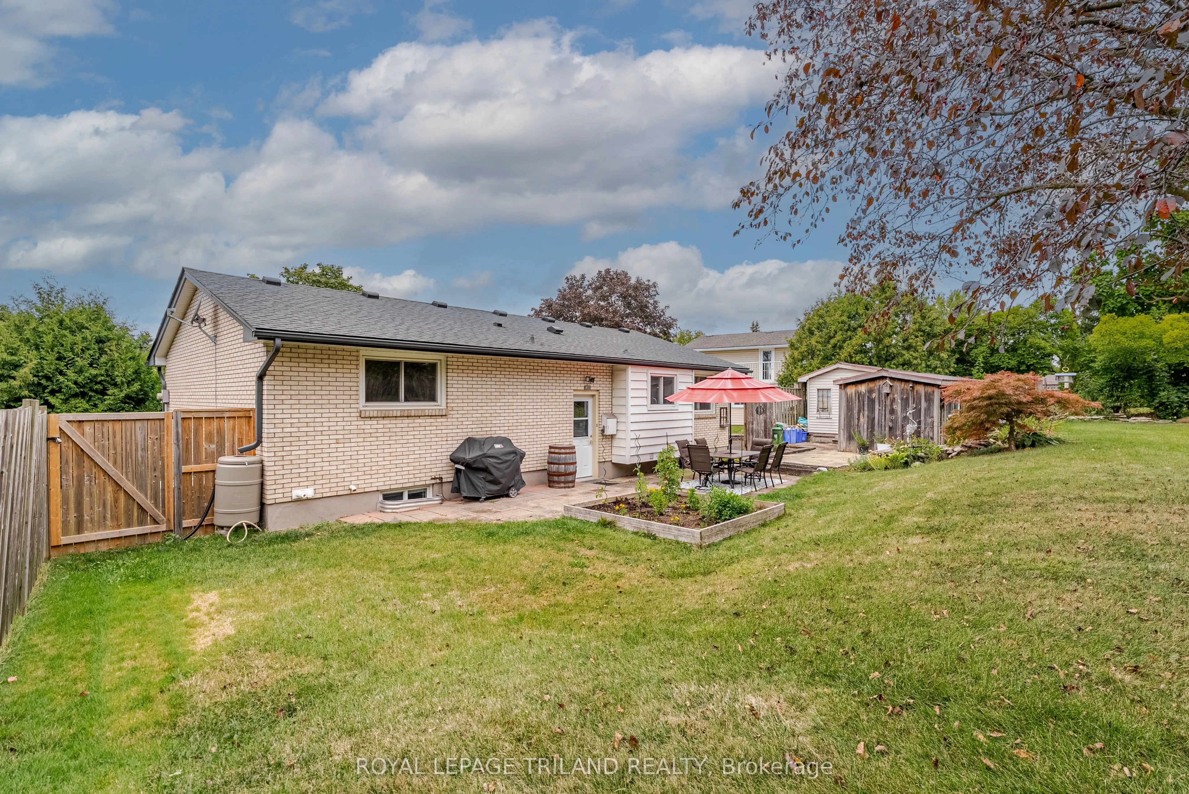 482 Three Valleys Crescent