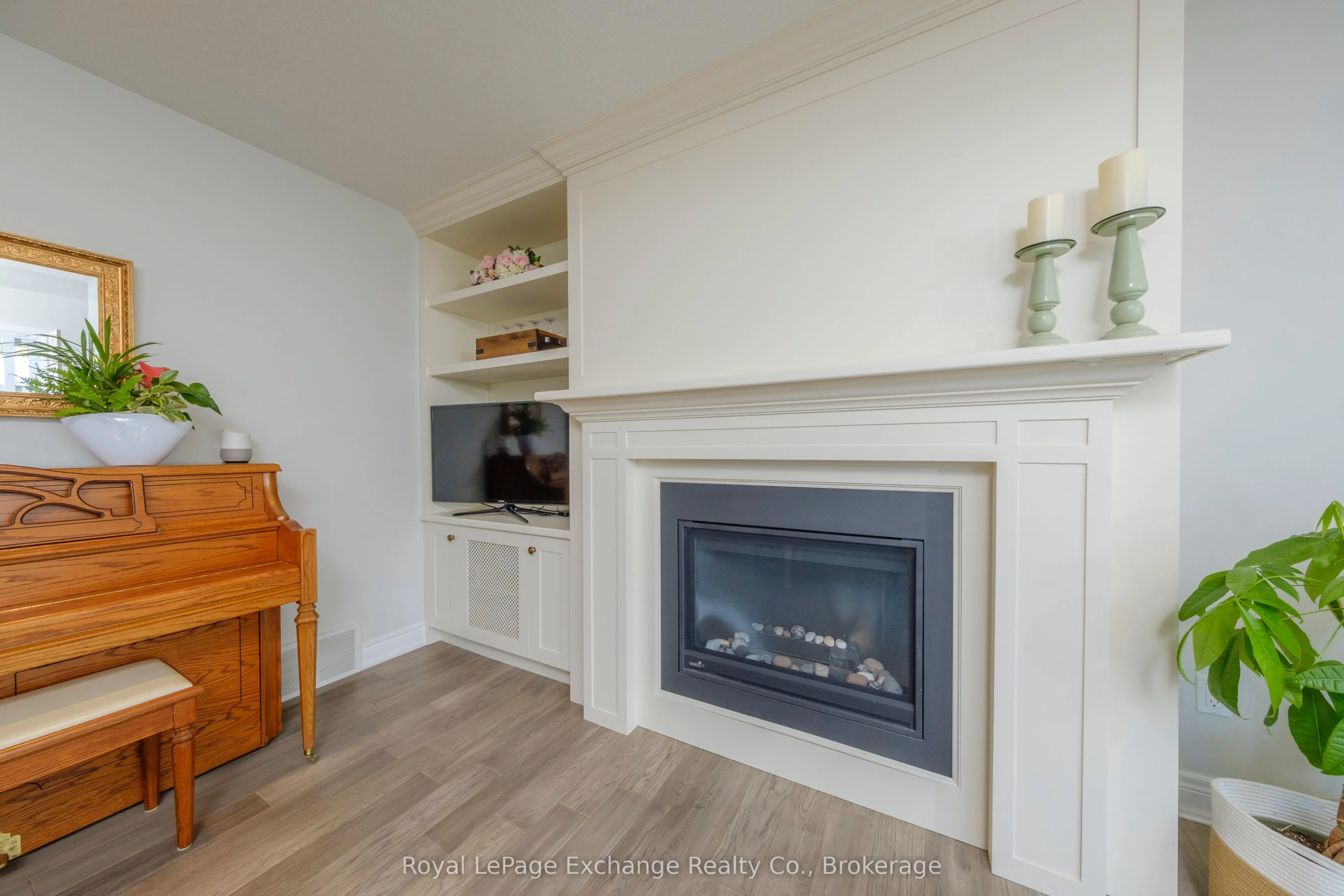 218 Wieck Boulevard