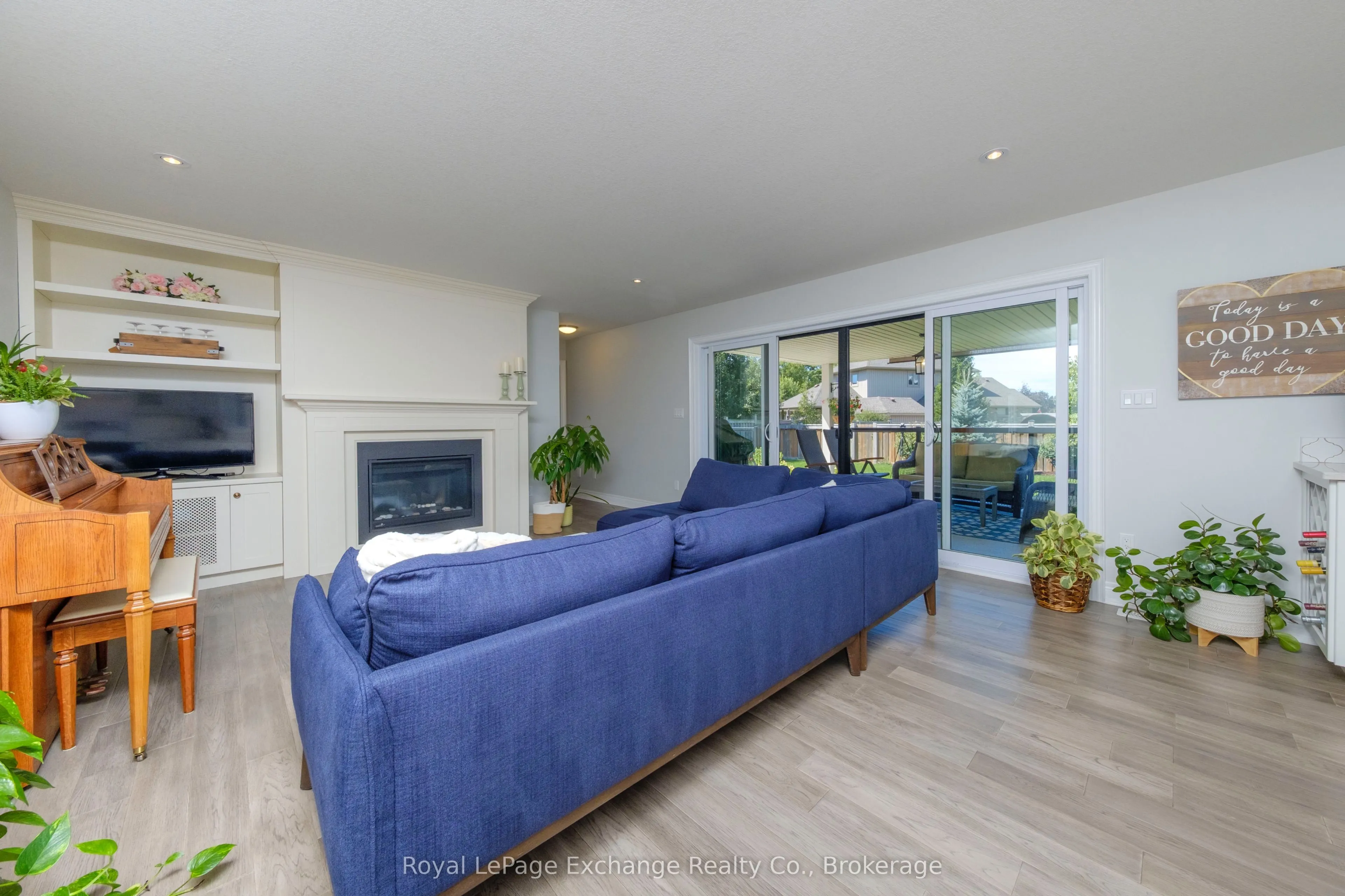 218 Wieck Boulevard
