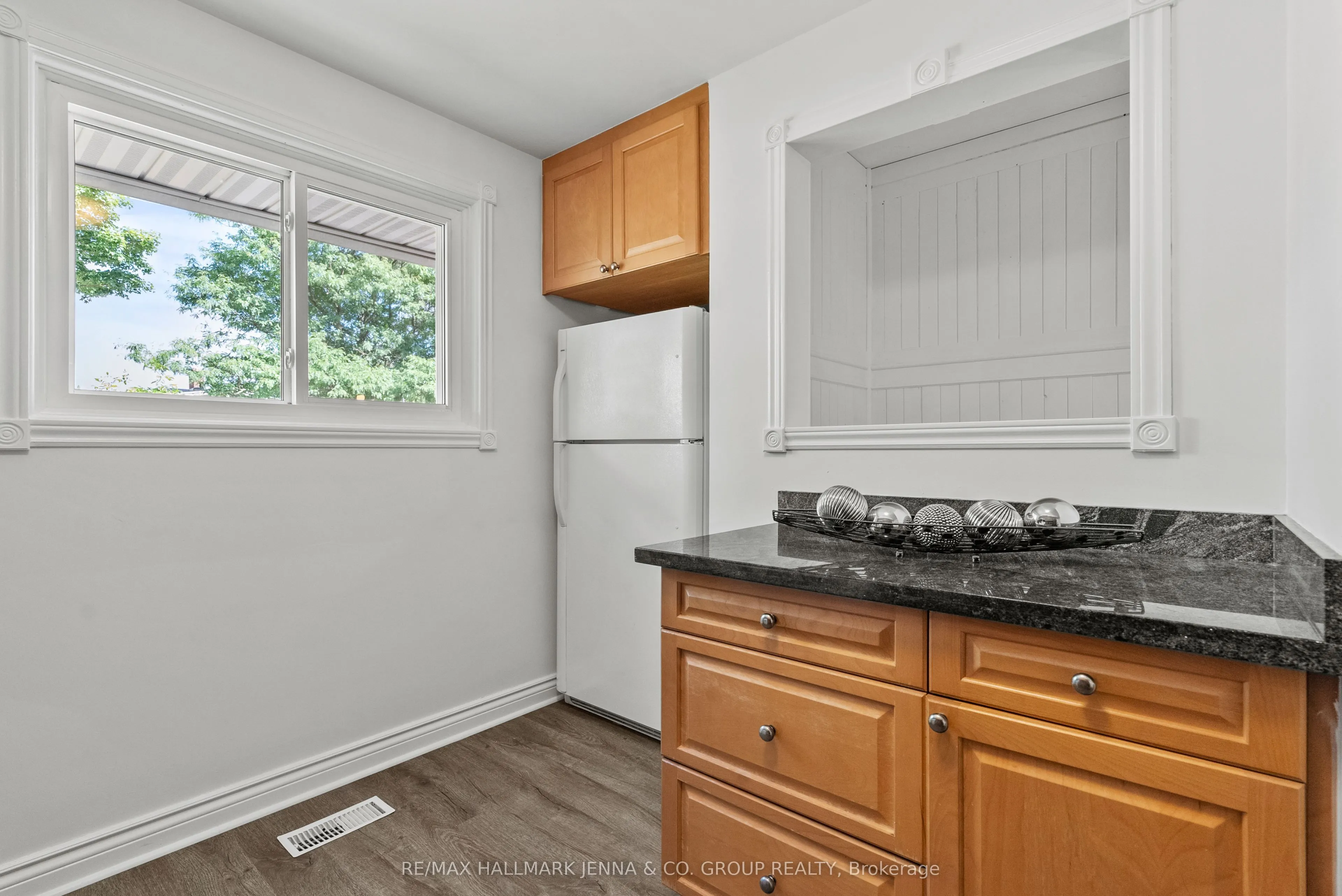 1246 Cobden Road