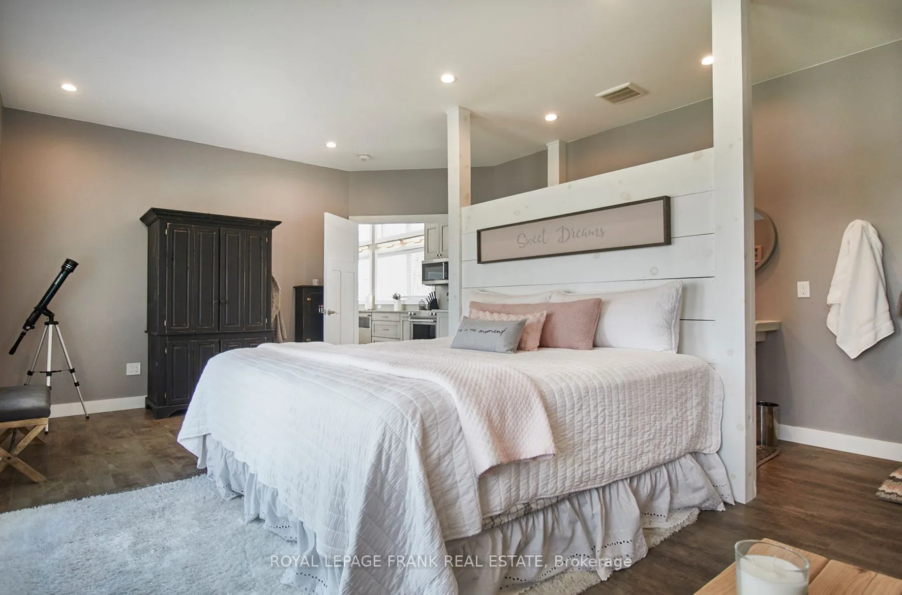 2269 McCracken's Landing Road