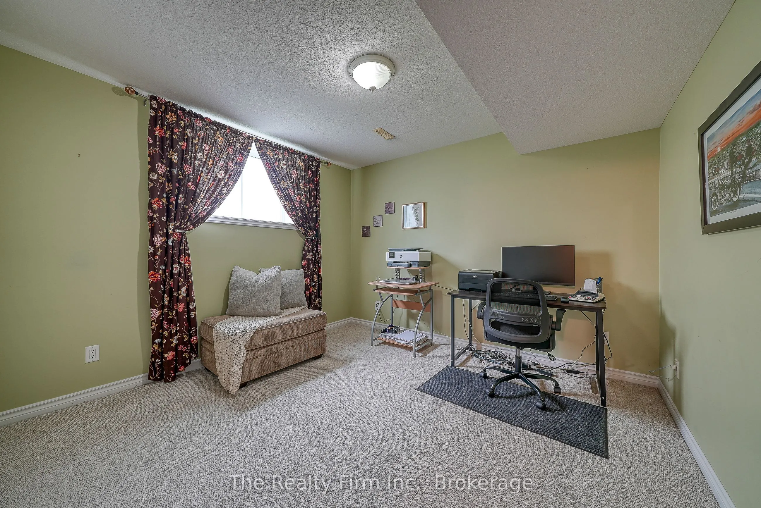 4 Kerr Crescent