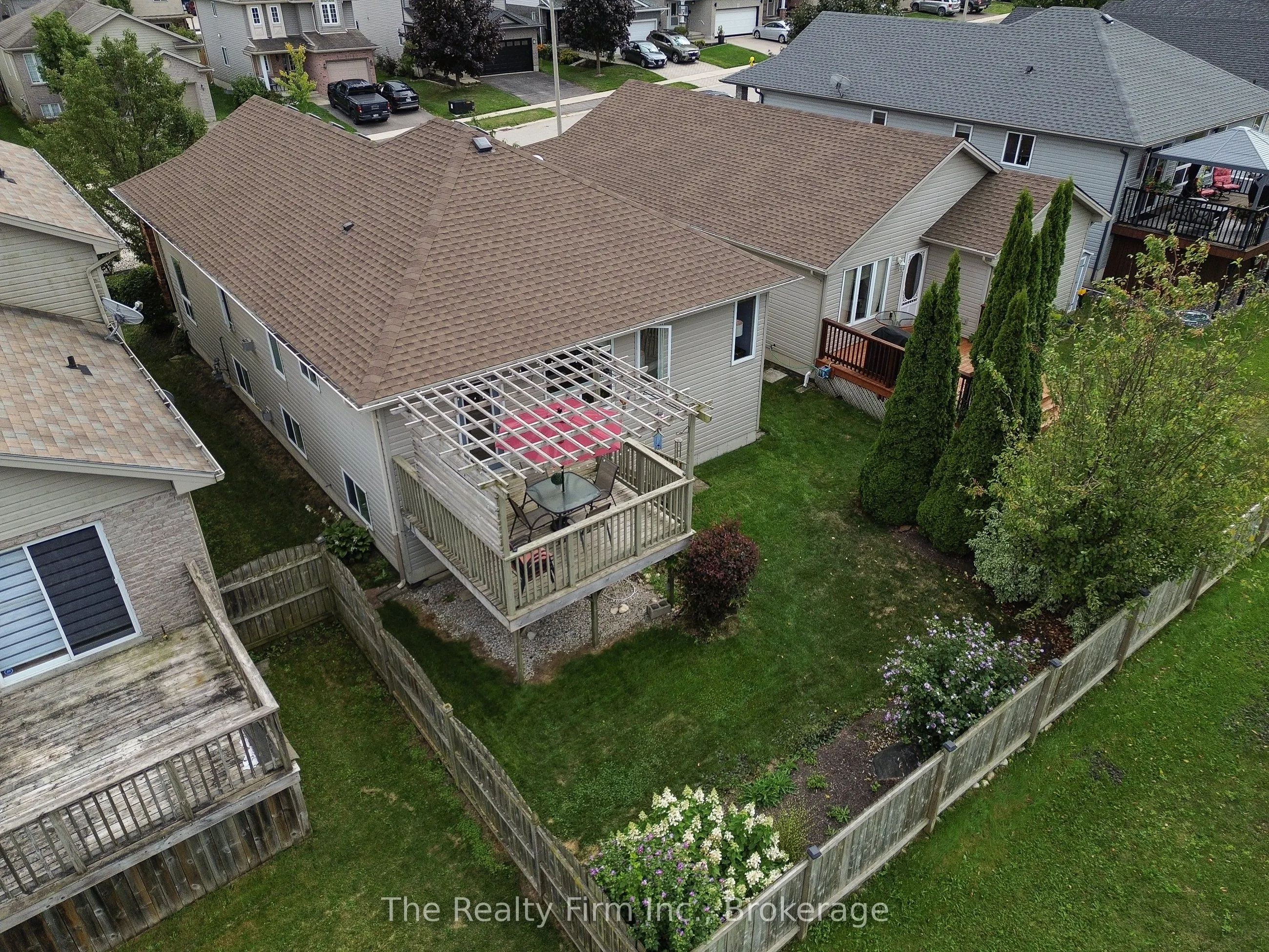 4 Kerr Crescent