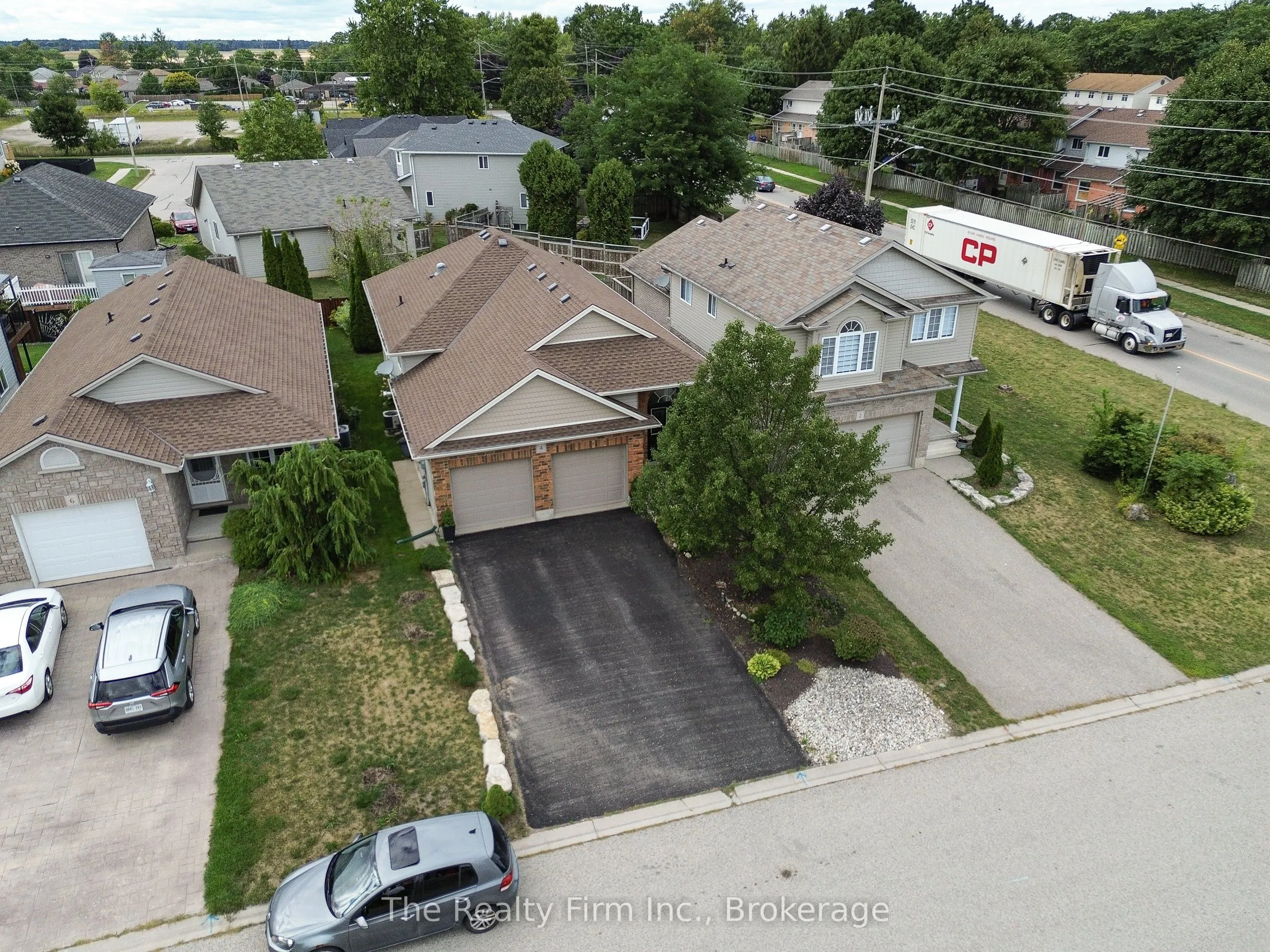 4 Kerr Crescent