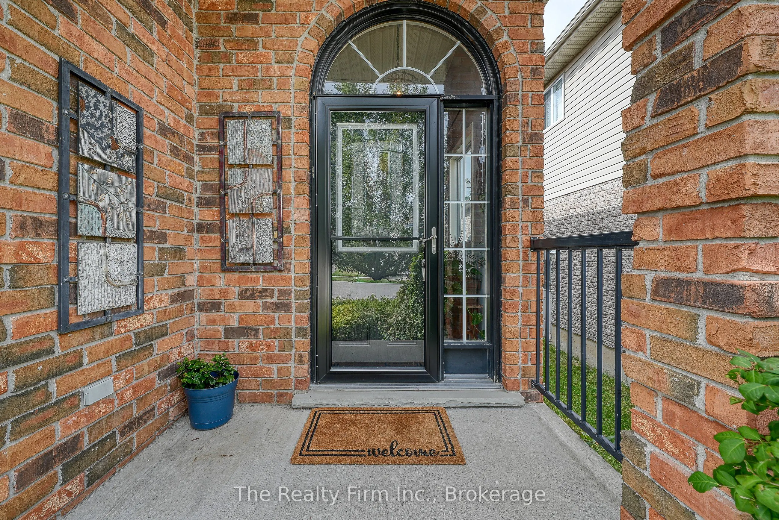 4 Kerr Crescent