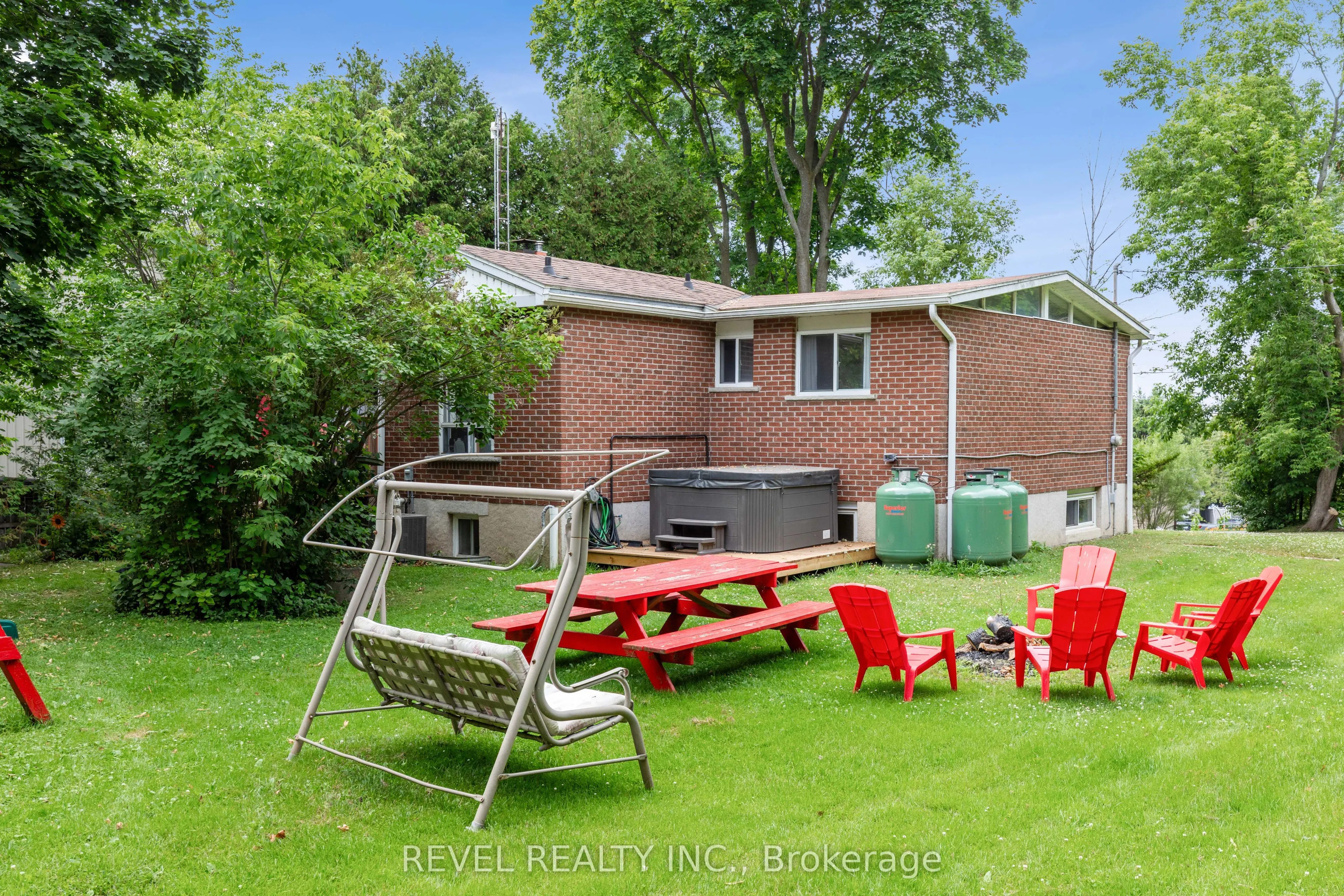 99 Bowen Road